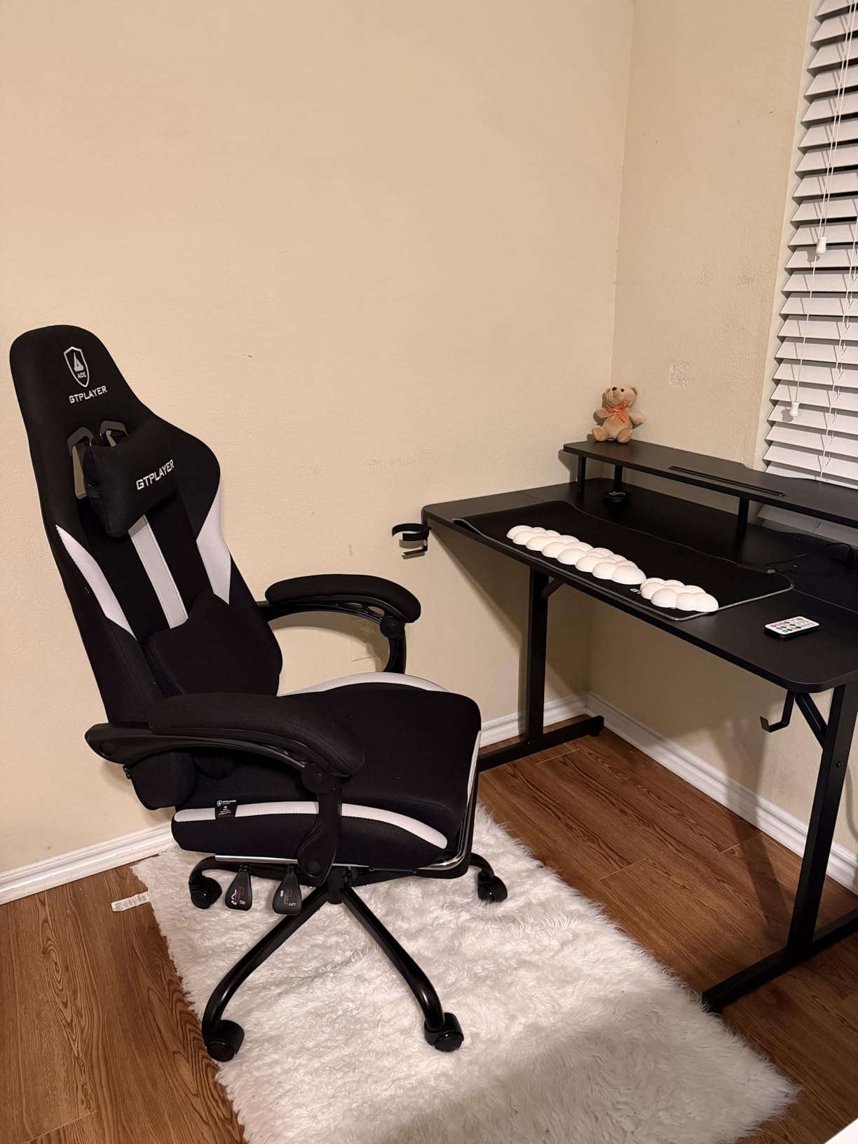 GTPLAYER Gaming Chair with Foot Rest & Pocket Spring Cushion, Breathable Fabric for Home Office Desk, Ergonomic High Back Computer Chair with Headrest & Lumbar Support, Black customer photo 1