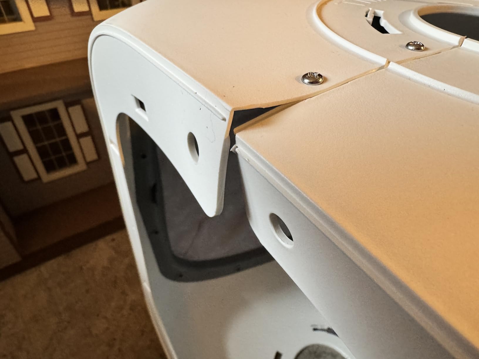 Automatic Cat Litter Box Self Cleaning - APP Control and Weight Monitoring - Ultra-Quiet, Suitable for Medium Cats and Kittens, Safe Anti-Pinch Litter Box (Assembly Required) - White customer photo 1