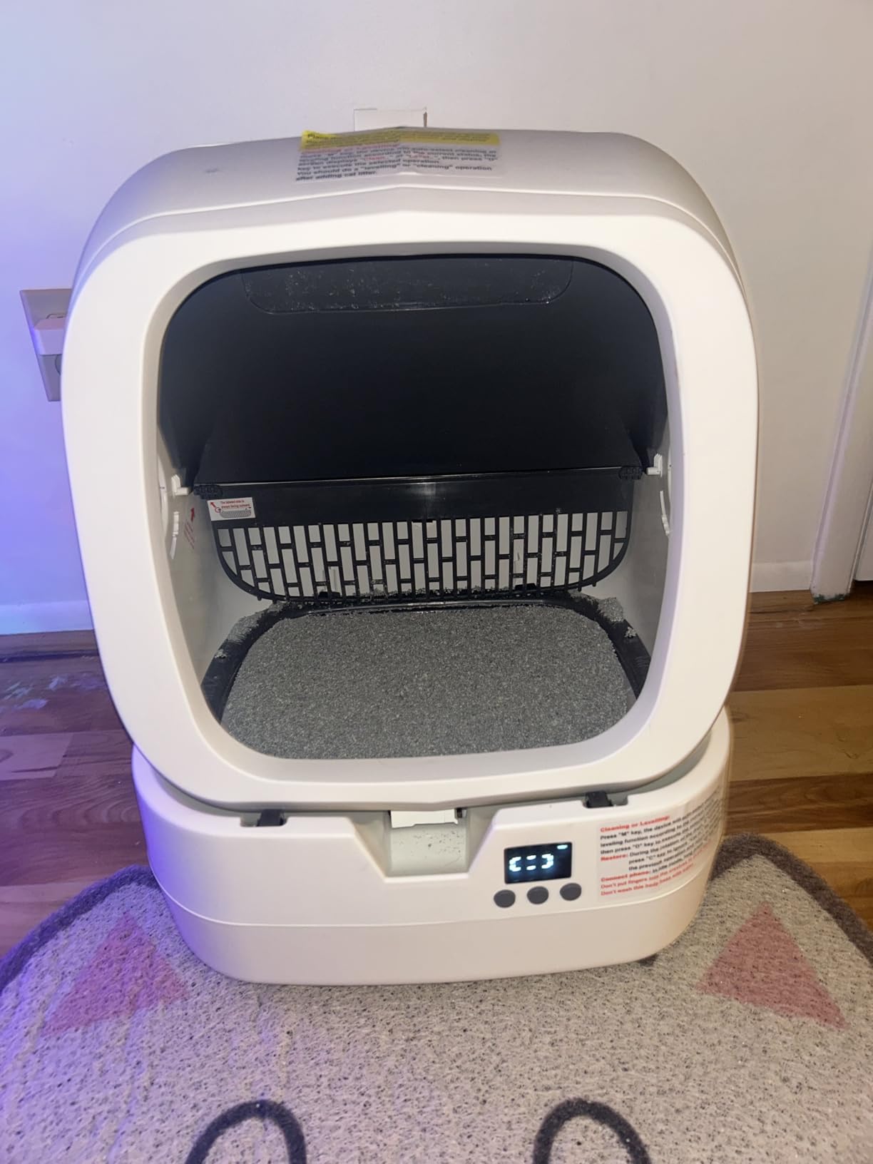 Automatic Cat Litter Box Self Cleaning - APP Control and Weight Monitoring - Ultra-Quiet, Suitable for Medium Cats and Kittens, Safe Anti-Pinch Litter Box (Assembly Required) - White customer photo 2