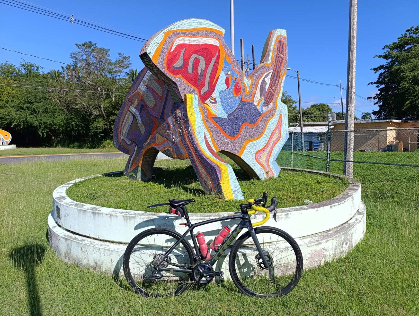 RAVEMEN CL01 Bike Tail Light, 300° Wide-Angle Rear Bicycle Light for Night Riding, Saddle Mount Bike Taillight Safety Accessories with Auto On/Off, Brake Sensing, 5 Modes, 2 Mounting Ways customer photo 2