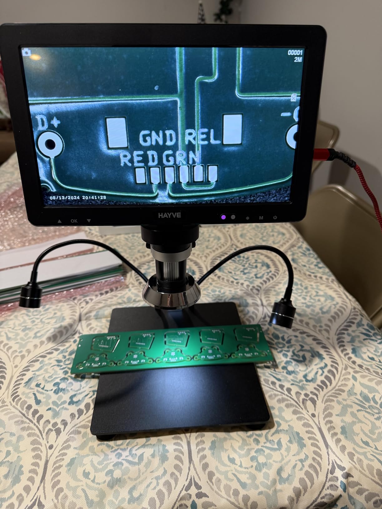 Hayve DM13 10.1 Inch LCD Digital Microscope, 16MP 2000X HD IPS Soldering Microscopes for Adults, Electronics Repair, Coin Microscope Magnifier for Error Coins with Screen, 10 LED Lights, 32GB customer photo 1