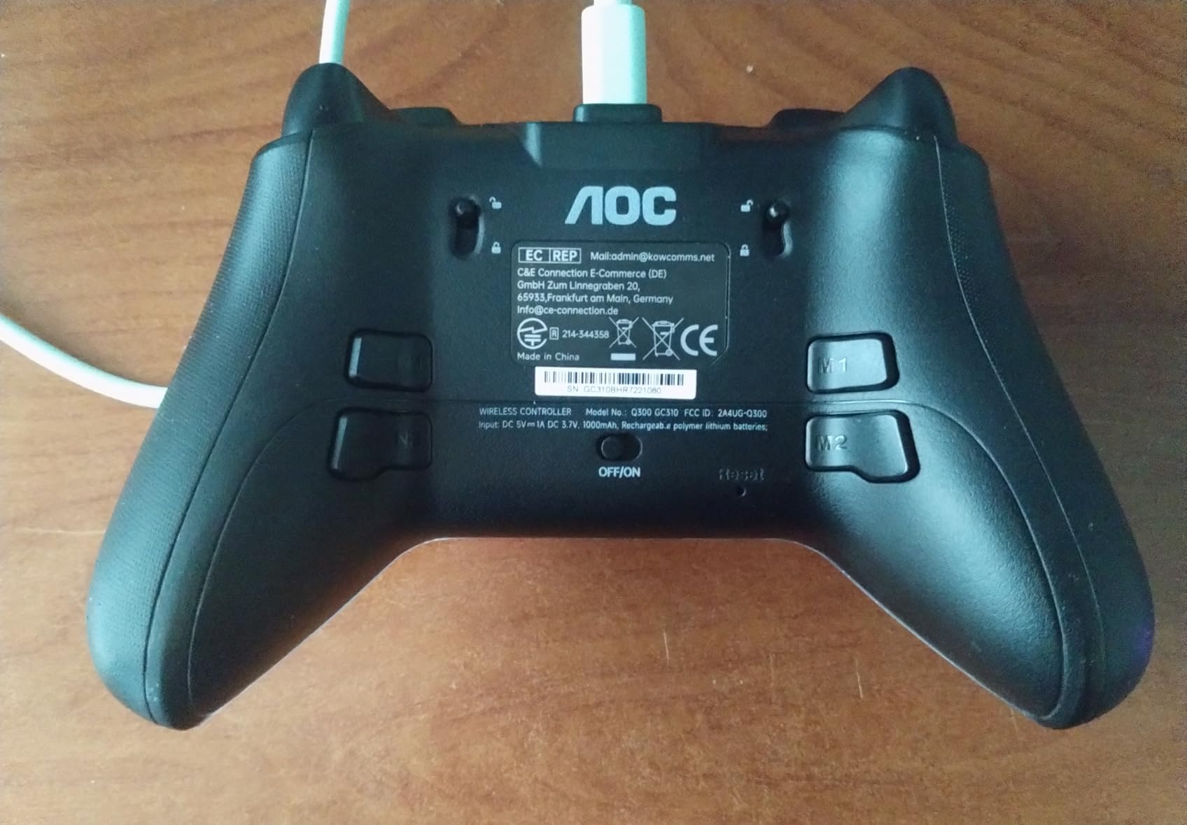 AOC PC Controller - Interactive Screen Wireless Controller Compatible with PC/Switch/Switch 2/iOS/Android, Hall Effect Joystick & Triggers, RGB Lighting, Adjustable Vibration/Turbo, 1000mAh Battery(Black) customer photo 2