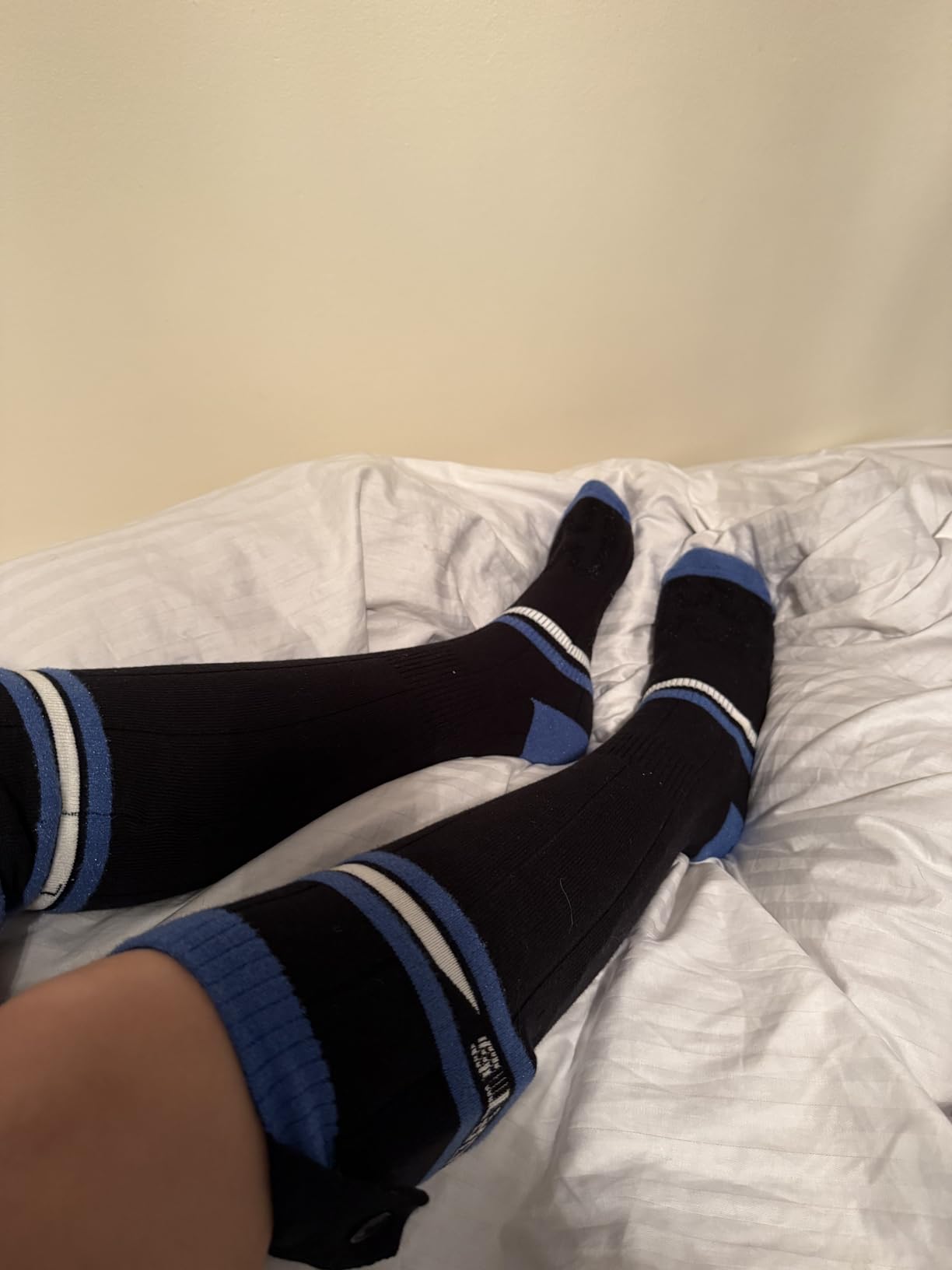 8000mAh*2 Heated Socks for Men Women with App Control, Large-Capacity Rechargeable Battery, 360° Heating Warming, Electric Winter Socks customer photo 1