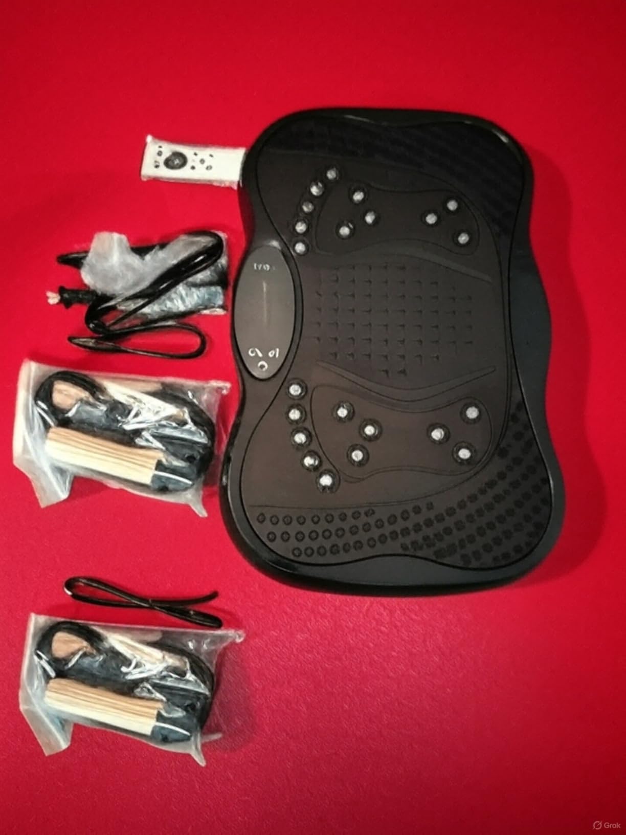 Vibration Plate Exercise Machine, 130 Levels Full Body Workout Vibrating Plate for Lymphatic Drainage Weight Loss, 450 Lbs Capacity Shake Platform with Resistance Bands Bluetooth for Women Men customer photo 1