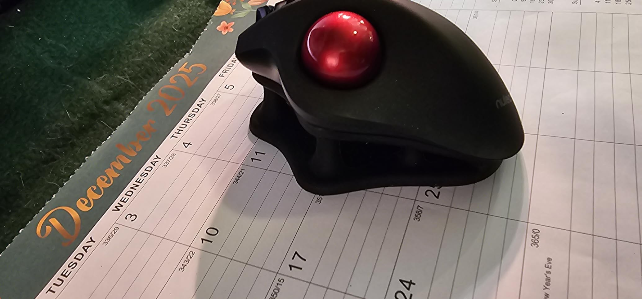 Nulea M511 Wireless Trackball Mouse, Rechargeable Ergonomic Thumb-Control Mouse with Tilt Stand, Smooth & Precision Tracking, 3 Device Connection (Bluetooth or USB Receiver), for PC/Mac/Laptop-Red customer photo 1