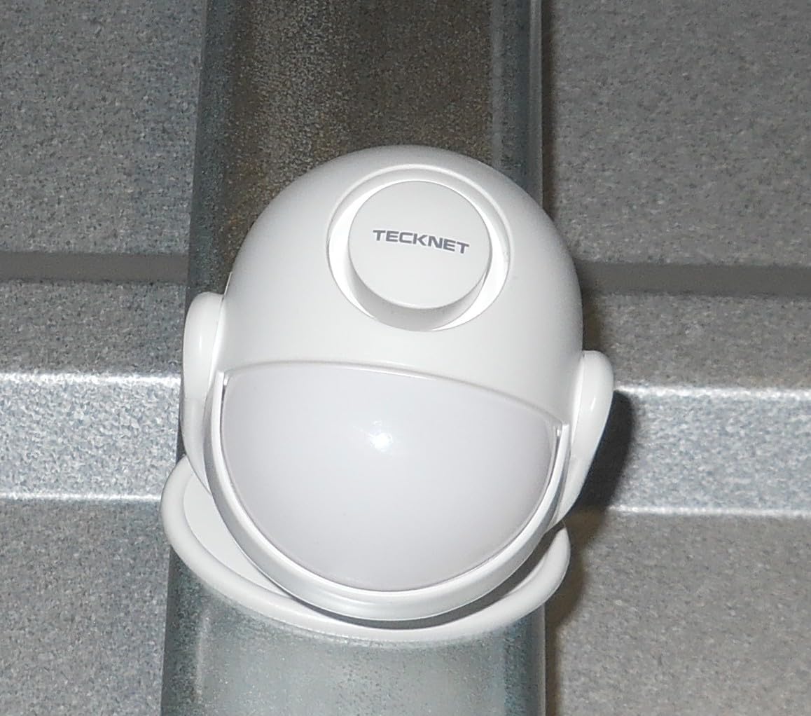 TECKNET 125dB Loud Indoor Motion Sensor Alarm with 328ft Remote Control (40ft PIR Detector, Batteries), Wireless Infrared Motion Sensor, Security Motion Detector with Siren for Home Garage Van customer photo 2