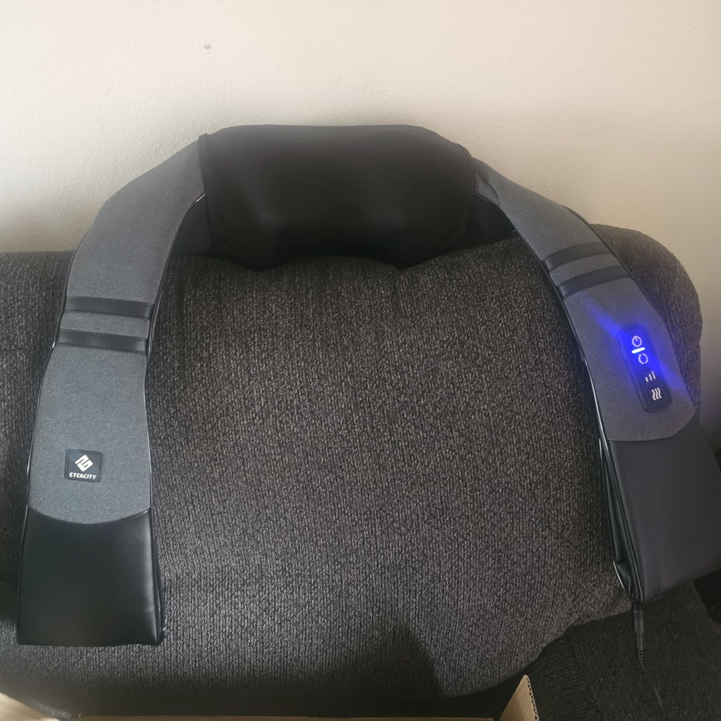 Etekcity FSA Eligible Cordless Neck Massager for Pain Relief Deep Tissue, Shiatsu Shoulder Massager with Heat, Massage Tools for Trapezius, Lymphatic Drainage, Relaxation Therapy, HSA Items, Cadeo customer photo 2