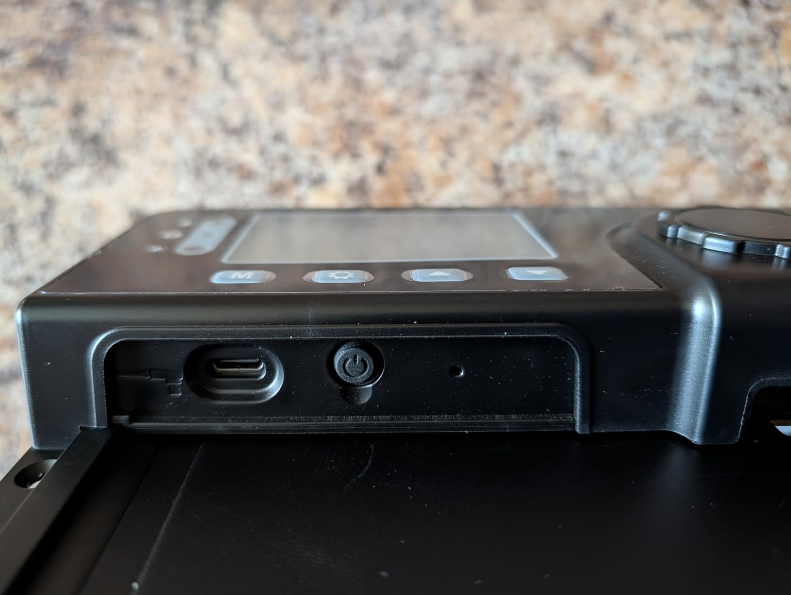 WiFi Automatic Chicken Coop Door with Camera, APP Remote Control, Smart Solar Powered Auto Chicken Door Opener with Timer, Night Vision, Anti-Pinch Safety, Smart Alerts, Space-Saving Roll-Up Design customer photo 2