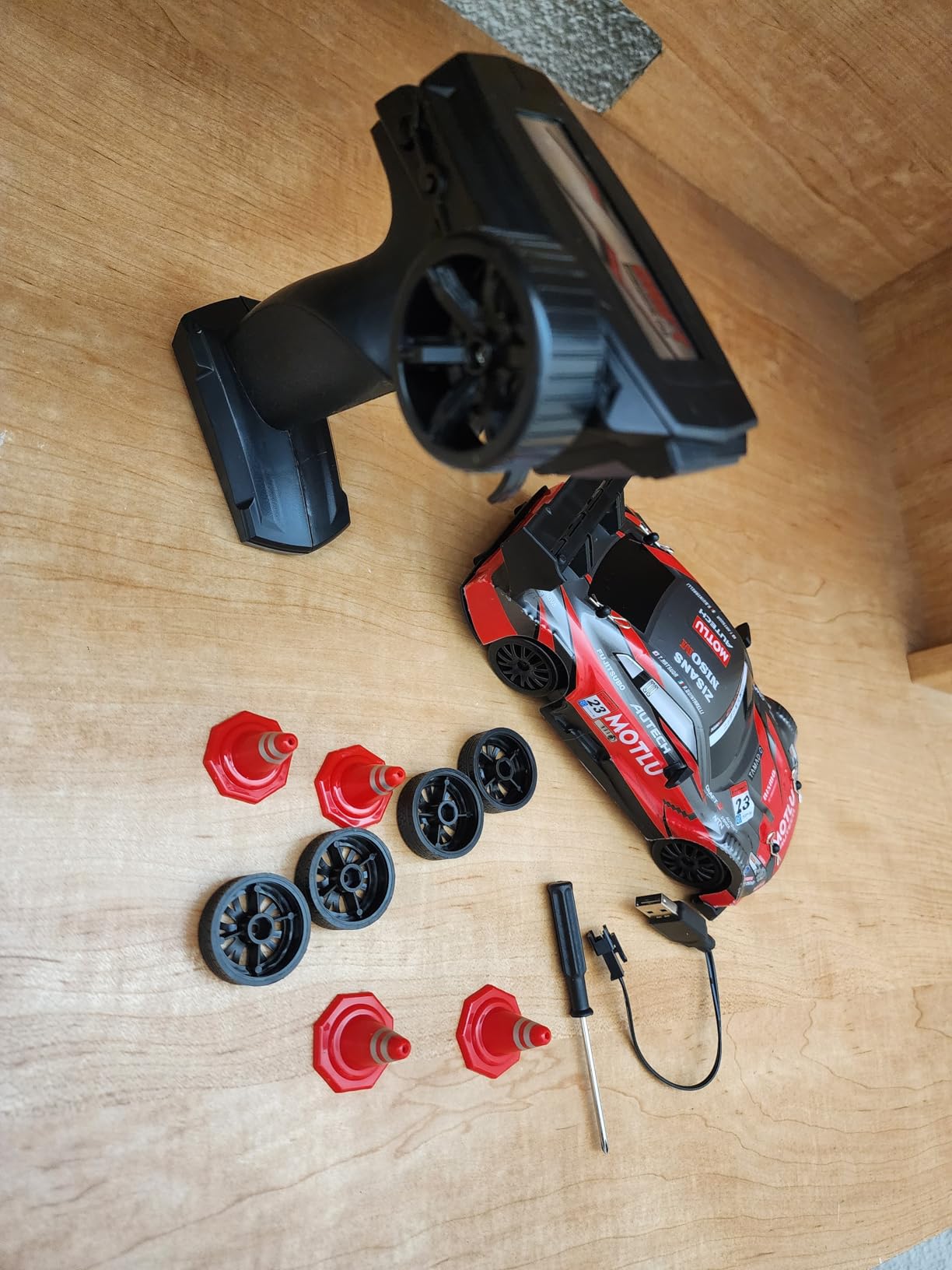 RC Drift Car, 1:24 Scale Remote Control Vehicle for Kids,2.4GHz 20KM/H 4WD High Speed RC Cars with LED Light, Two Batteries & Drifting Tires Racing Sport Toy Cars for Adults Boys Girls Kids 8601BK customer photo 1