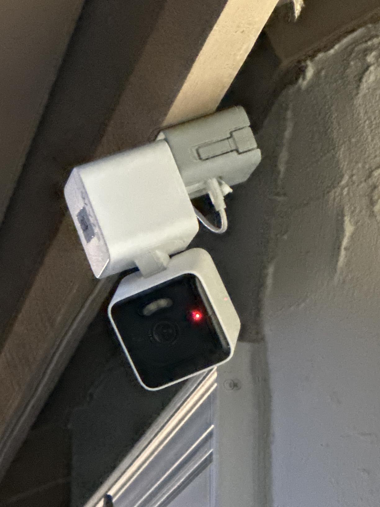 WYZE Solar Cam Pan (Flagship Model), AI Security Cameras Wireless Outdoor, Battery Powered Cameras for Home Security, 2K Crystal-Clear, Enhanced Color Night Vision, No Blind Spots, Peace of Mind customer photo 1