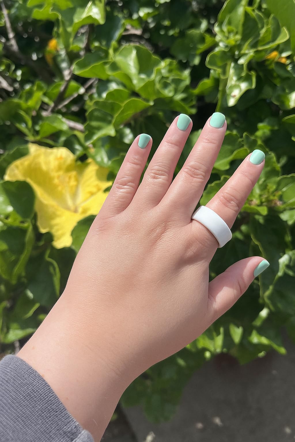 QALO QRNT Slim Smart Ring - Snug Fit - Size Up - Water-Resistant Titanium Fitness Tracker, Tracking for Sleep, Steps, HRV, Women's Health, No Subscription Fee, iOS & Android Compatible (Gold, 09) customer photo 1