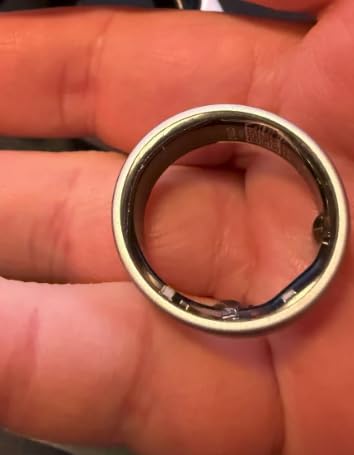 QALO QRNT Slim Smart Ring - Snug Fit - Size Up - Water-Resistant Titanium Fitness Tracker, Tracking for Sleep, Steps, HRV, Women's Health, No Subscription Fee, iOS & Android Compatible (Gold, 09) customer photo 2