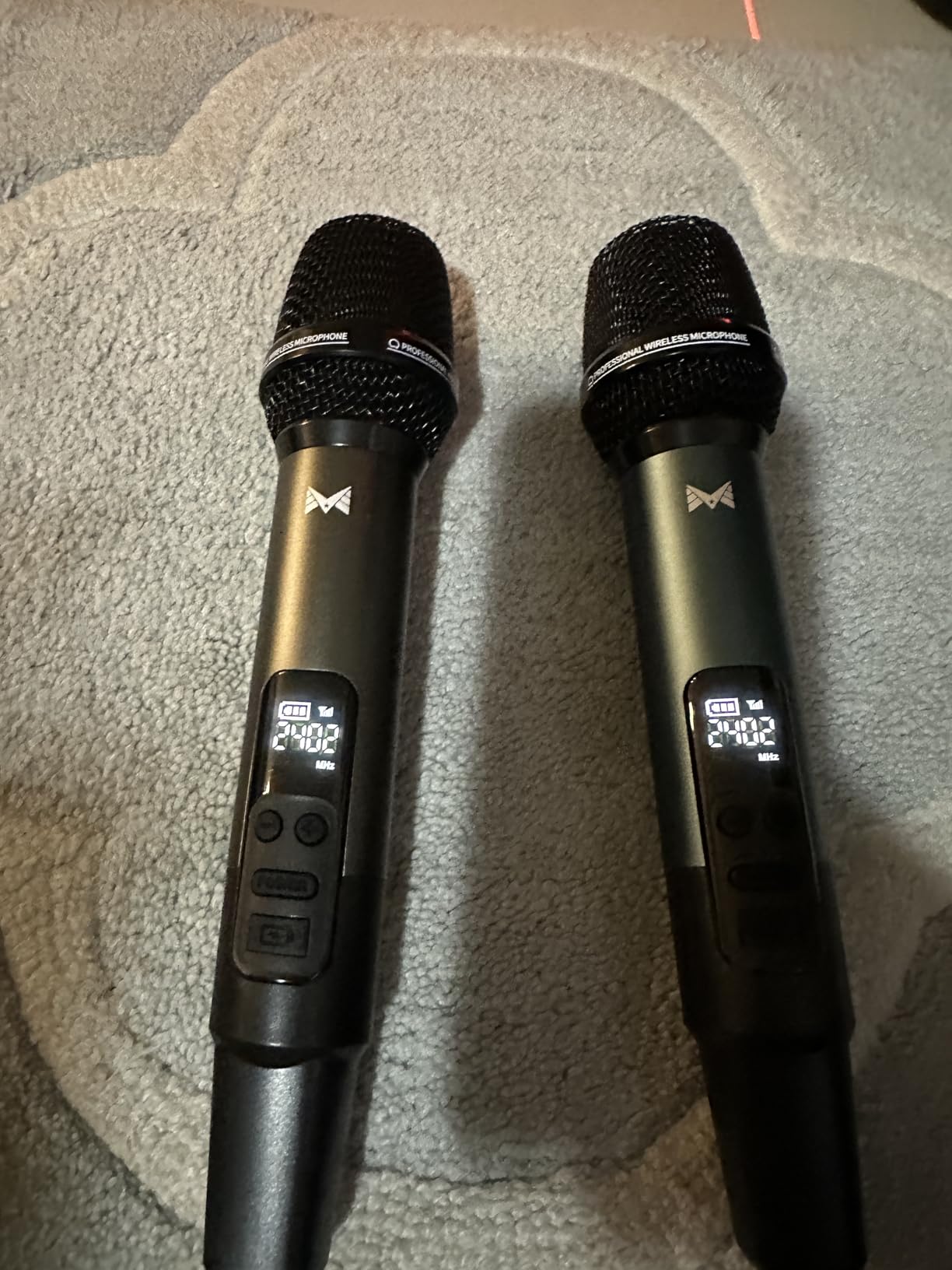 Wireless Microphone, Metal Dynamic Wireless Microphones with One-to-One Chip Connection and Rechargeable Receiver, 40H Duration, 200FT Range Receiving, Volume Control Karaoke Microphone for Singing customer photo 1