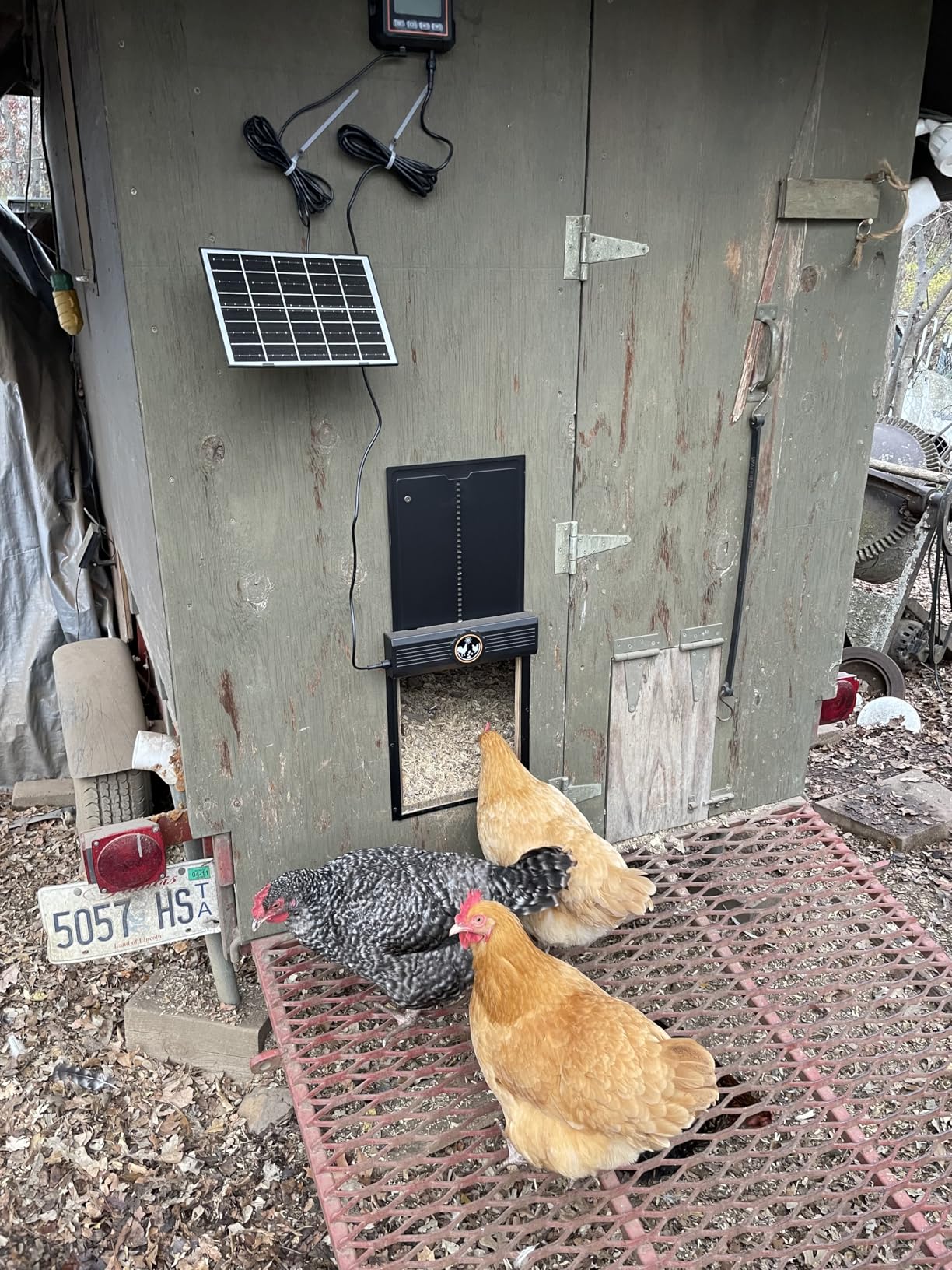 Automatic Chicken Coop Door with Camera, Solar Powered Smart Chicken Door with WiFi App Control, 1080P HD Night Vision, 5000 mAh Battery, Anti-Pinch Safety, Smart Alerts, Space-Saving Roll-Up Design customer photo 1