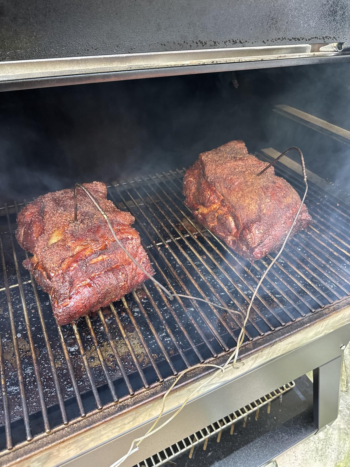 recteq Pellet Grill Smoker - Flagship 1600, Wood Pellet Smoker, BBQ, Wi-Fi Smart Grill, 1667 Sq. In. Cook Space, 40 lb Hopper customer photo 2