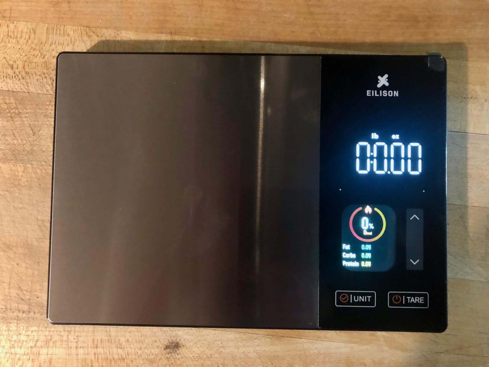 EILISON Smart Kitchen Scale with Nutrition Calculator, Digital Food Scale, Large TFT Color Display, Bluetooth App for 999+ Foods, Calorie Counter & Nutrient Analyzer, 5000g Capacity (Black) customer photo 1