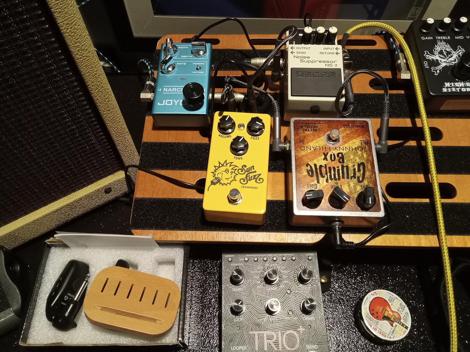 StewMac Sun Fuzz Pedal - Classic 60s-Inspired Fuzz with True Bypass, Silicon BC108 Transistor, Volume, Fuzz & Tone Controls - Bias and Clean Trim Pots customer photo 1