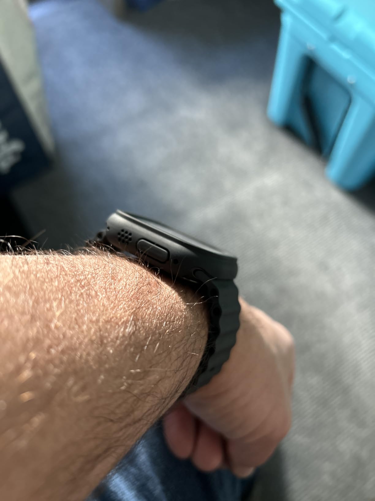 Apple Watch Ultra 3 [GPS + Cellular 49mm] Running & Multisport Smartwatch w/Rugged Titanium Case w/Black Ocean Band, Satellite Communications, Advanced Health & Fitness Tracking customer photo 1