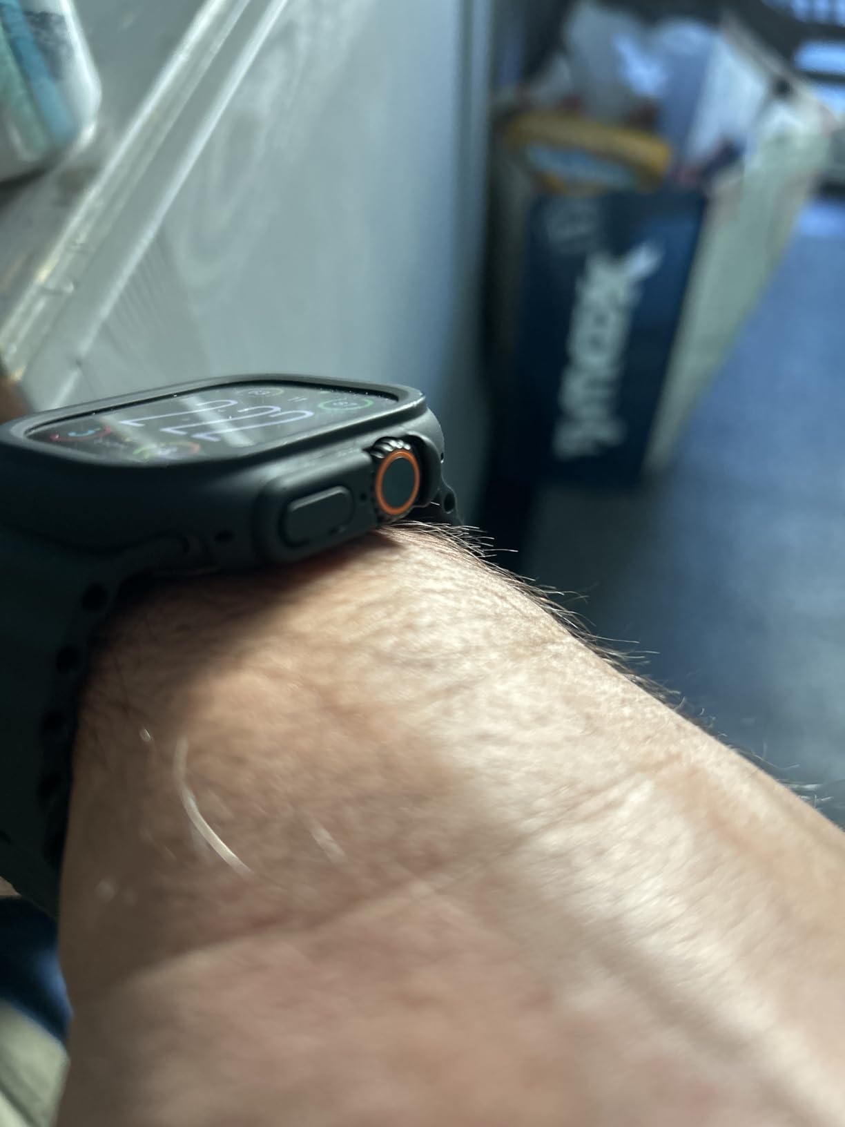 Apple Watch Ultra 3 [GPS + Cellular 49mm] Running & Multisport Smartwatch w/Rugged Titanium Case w/Black Ocean Band, Satellite Communications, Advanced Health & Fitness Tracking customer photo 2