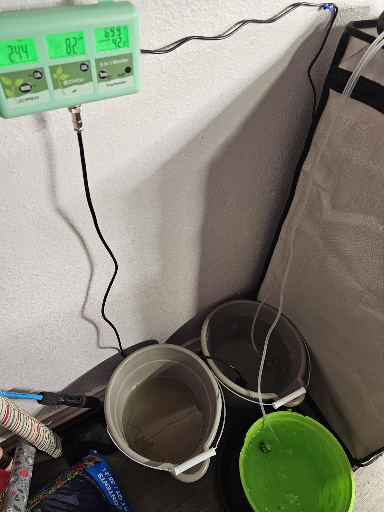 pH EC Continuous Monitor for Hydroponic, 6 in 1 WiFi EC PPM CF pH Meter, Digital pH TDS Temp Humidity Conductivity Monitor for DWC Hydroponic System, Aeroponic Gardening, Aquaponic customer photo 1