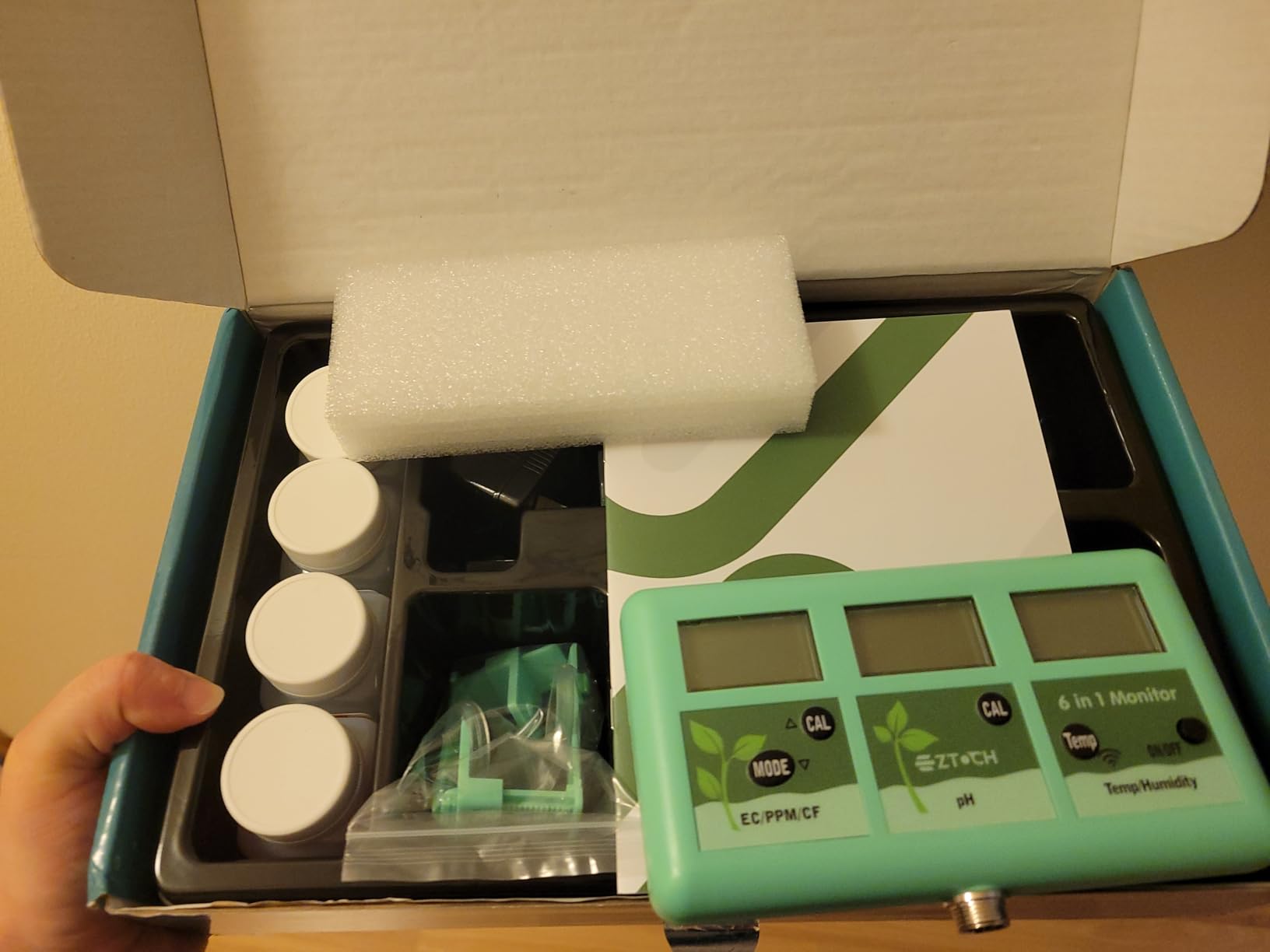 pH EC Continuous Monitor for Hydroponic, 6 in 1 WiFi EC PPM CF pH Meter, Digital pH TDS Temp Humidity Conductivity Monitor for DWC Hydroponic System, Aeroponic Gardening, Aquaponic customer photo 2