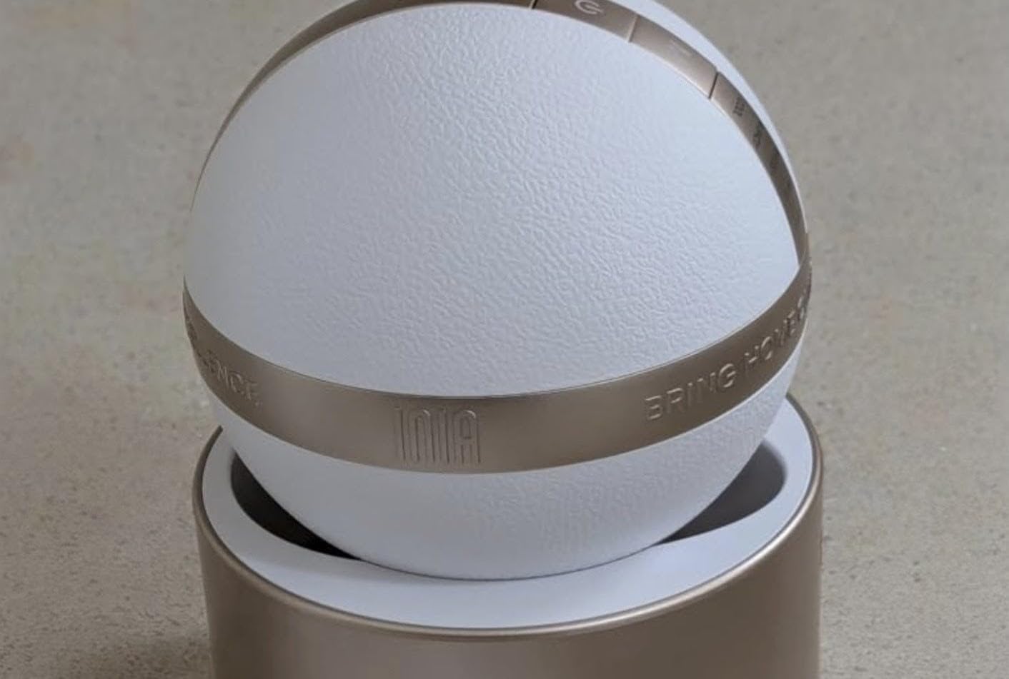 INIA SPHERA Upgraded 8-in-1 Microcurrent Facial Device for Face & Neck - Red Light, Thermal & Cooling Beauty Tool, 5 Custom Modes, At-Home Skin Stimulation & Glow Care Skincare Tool customer photo 1