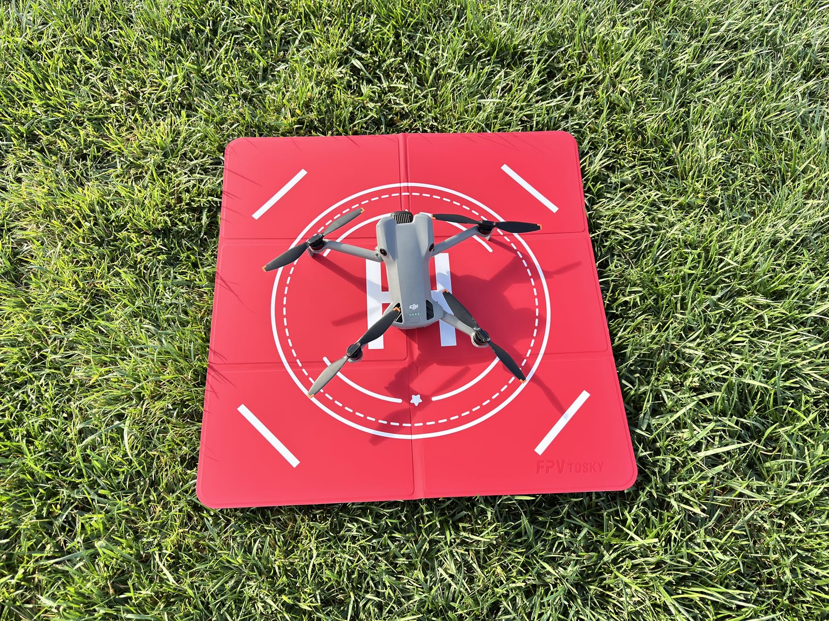 FPVtosky Nighttime Reflective Drone Landing Pad, Fast-fold Double Sided Waterproof Landig Pad Weighted for DJI Mini 5 Pro/ 4/3 Pro/Mini 4k / Mavic 4 / Air 3s/ Avata 2/ Neo/Flip customer photo 1