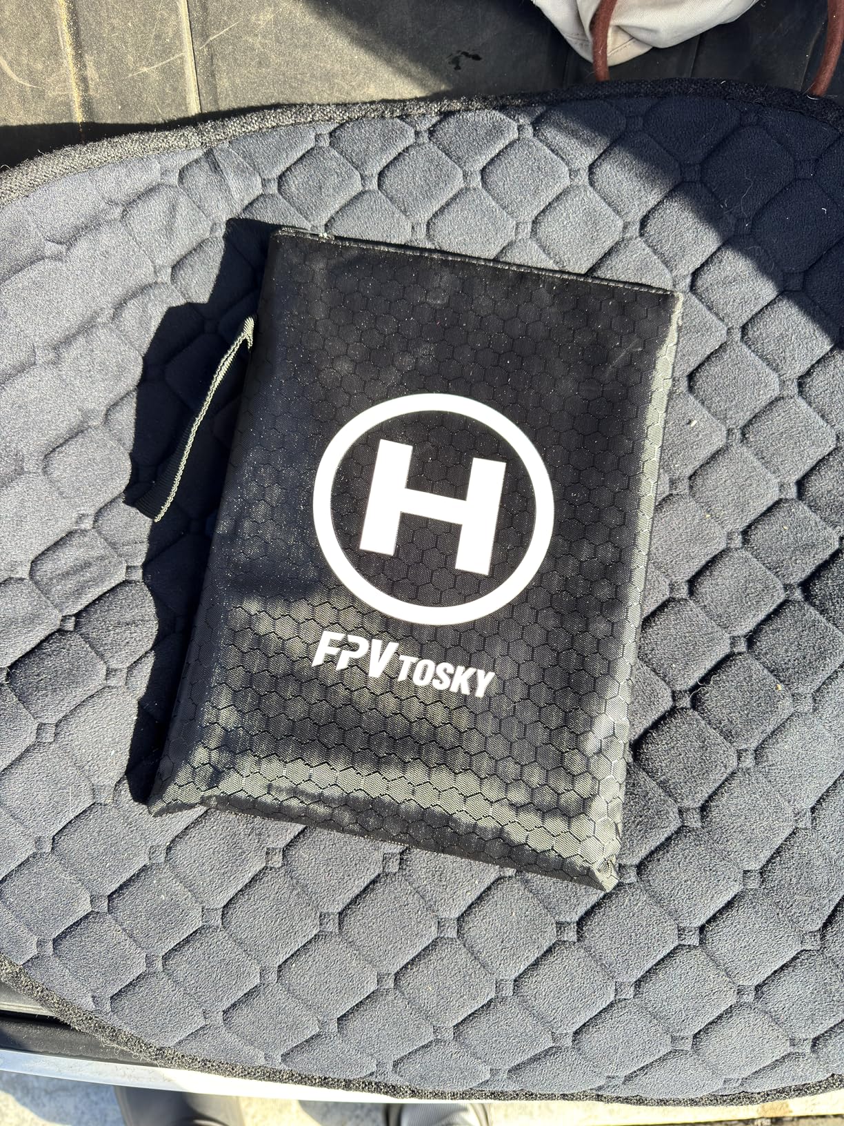 FPVtosky Nighttime Reflective Drone Landing Pad, Fast-fold Double Sided Waterproof Landig Pad Weighted for DJI Mini 5 Pro/ 4/3 Pro/Mini 4k / Mavic 4 / Air 3s/ Avata 2/ Neo/Flip customer photo 2