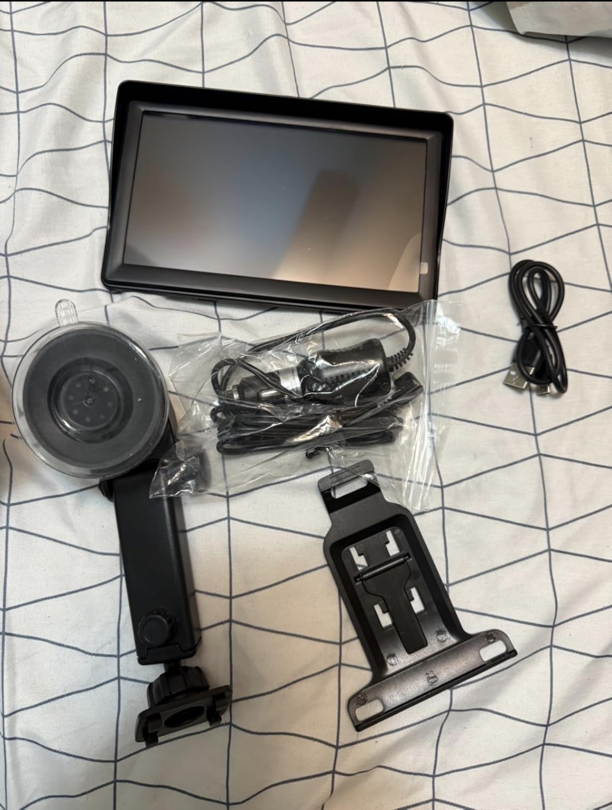 GPS Navigator for Car Truck RV - 7'' HD Touchscreen Navigation System, Latest 2025 Maps Free Lifetime Updates, Speed & Red Light Warning, Turn-by-Turn Voice Guidance, GPS Navigation for All Cars customer photo 1