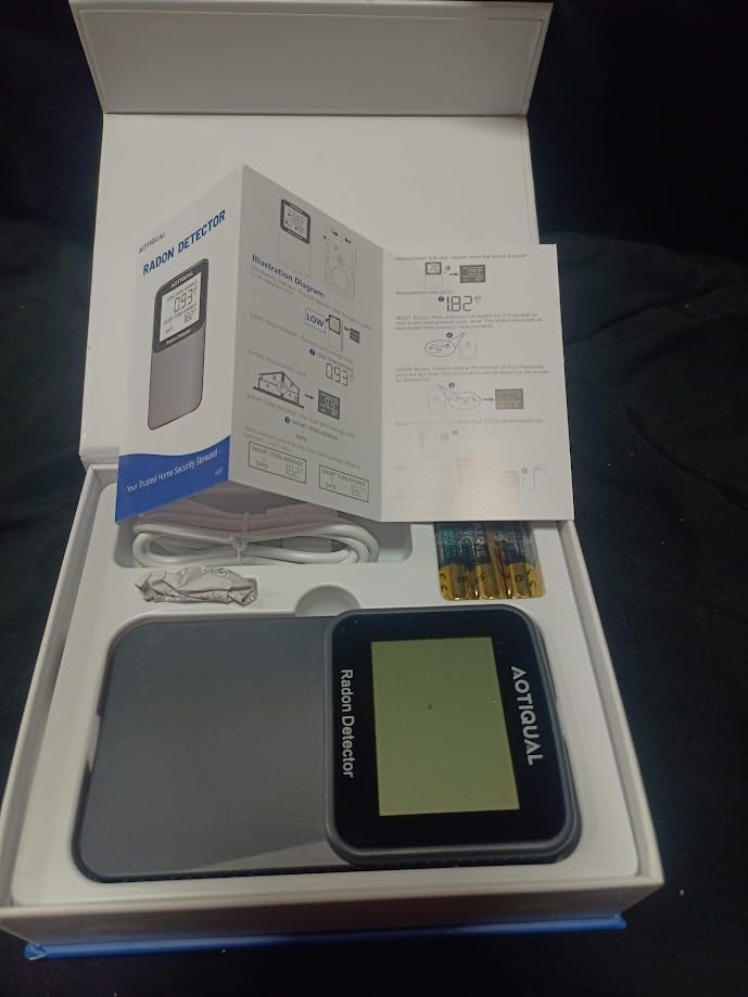 Digital Radon Detector LCD Display Dual USB Battery Power Options 3 Year Battery Life 10 Year Sensor Lifespan Accurate pCiL Concentration Detection for Home and Office Use customer photo 2