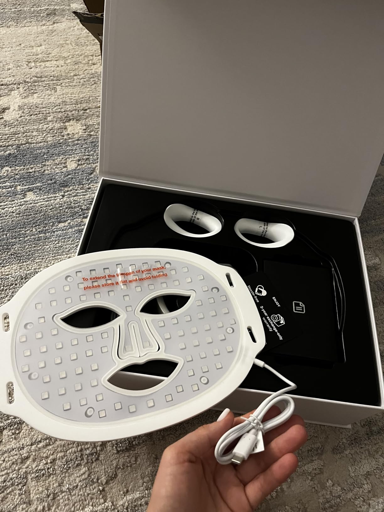 Red Light Therapy Mask for Face and Neck, 7 Colors with NIR Led Face Mask Light Therapy with Eye Protection and Remote, Rechargeable Ergonomic Design for True Anti-Aging Skincare at Home (White) customer photo 1