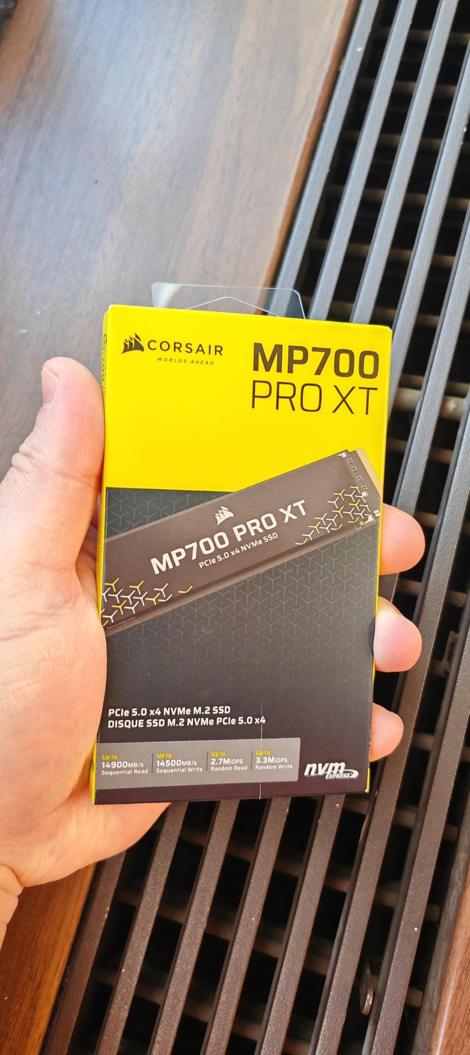 Corsair MP700 PRO XT 2TB PCIe 5.0 NVMe M.2 SSD - Up to 14,900 MB/s, Gen5 Speed, DirectStorage Ready for Gaming PCs - Black customer photo 1