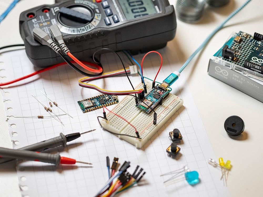 Arduino UNO Q 2GB[ABX00162] - Hybrid Board, Qualcomm Dragonwing QRB2210 microprocessor (MPU) & STM32U585 Microcontroller(MCU), AI Vision, Voice, IoT, Robotics, Linux Debian OS, Wi-Fi 5, USB-C customer photo 2