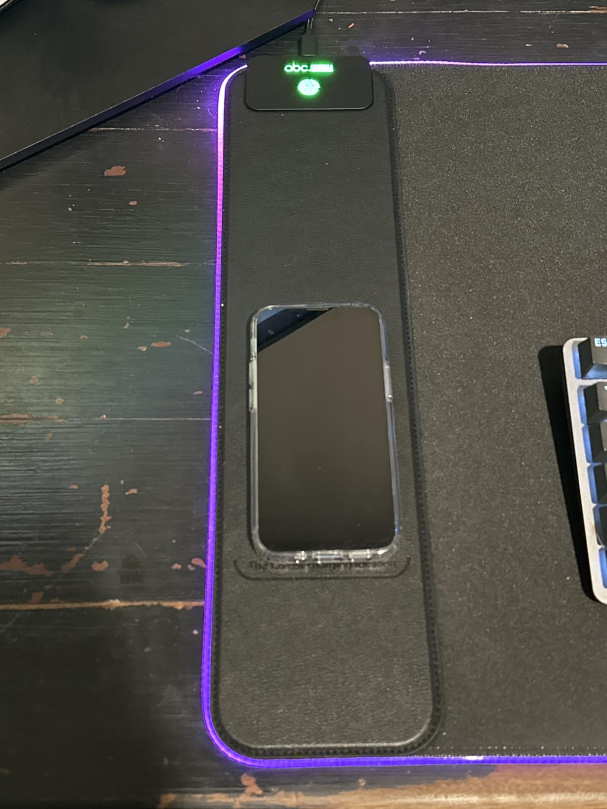 4-in-1 Mouse Pad with Magnetic Wireless Charging, 31.5