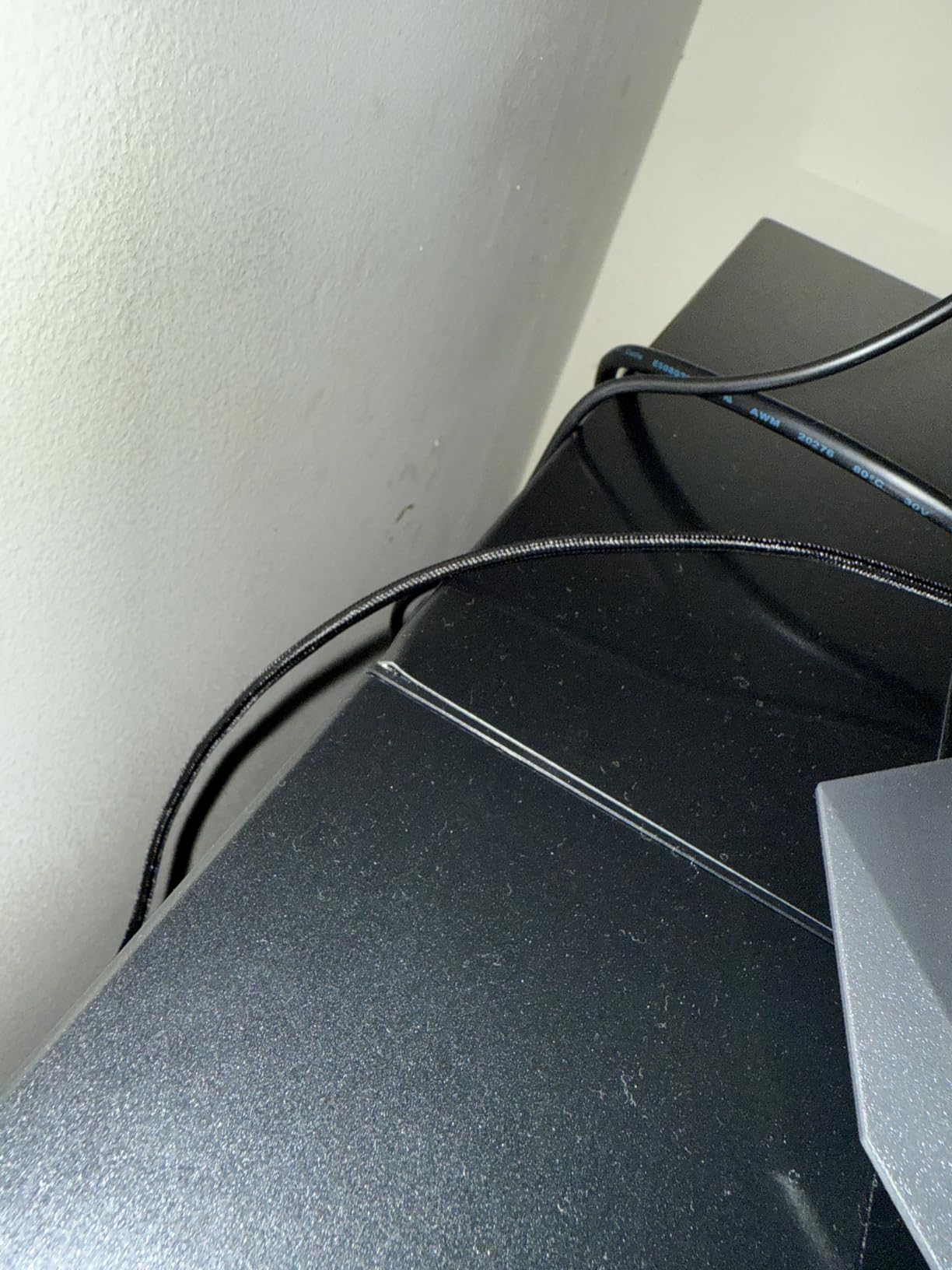 Secretlab Magnus Evo Electric Standing Desk with Magnetic Cable Management customer photo 2