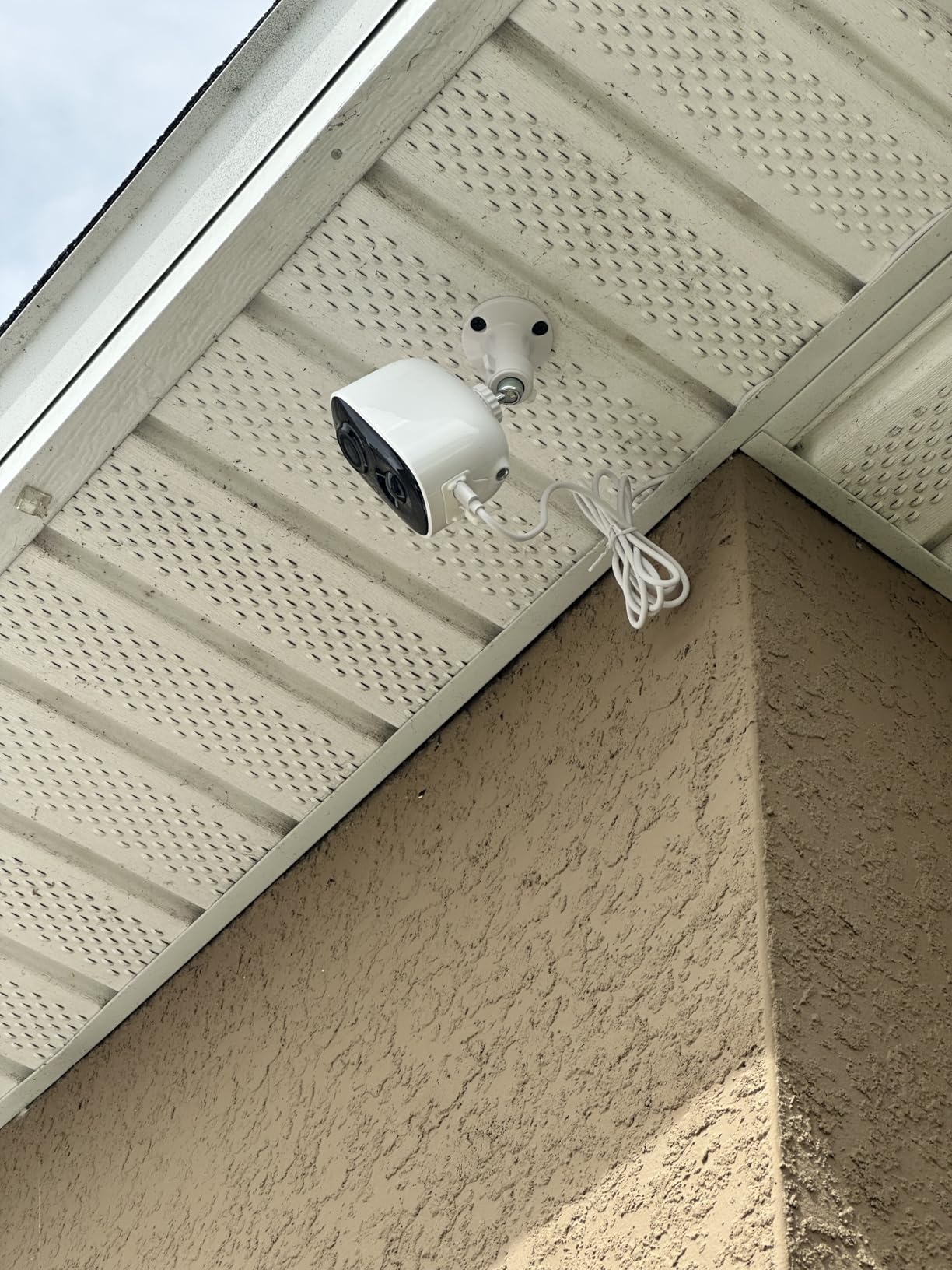 2K Security Camera Wireless Outdoor,Solar Powered WiFi Cameras for Home Security with Motion Detection,Color Night Vision(Spotlight),Instant Alert,2-Way Audio,Siren&SD/Cloud Storage,IP65,2.4GHz, 2 Pack customer photo 2