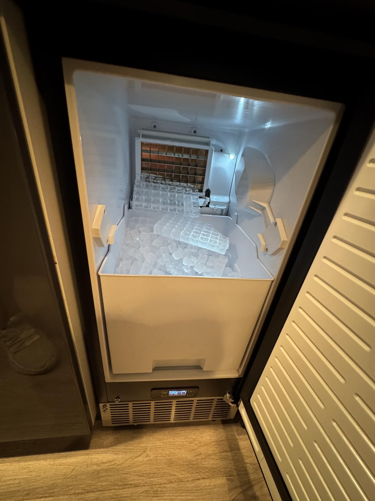 Commercial Ice Maker Machine, 140 lbs/24H with 40 lbs Storage Bin, Built in Ice Machine with 2-Water Inlet Options, Stainless Steel Under Counter Freestanding Ice Maker for Home, Bar, and Restaurant customer photo 2