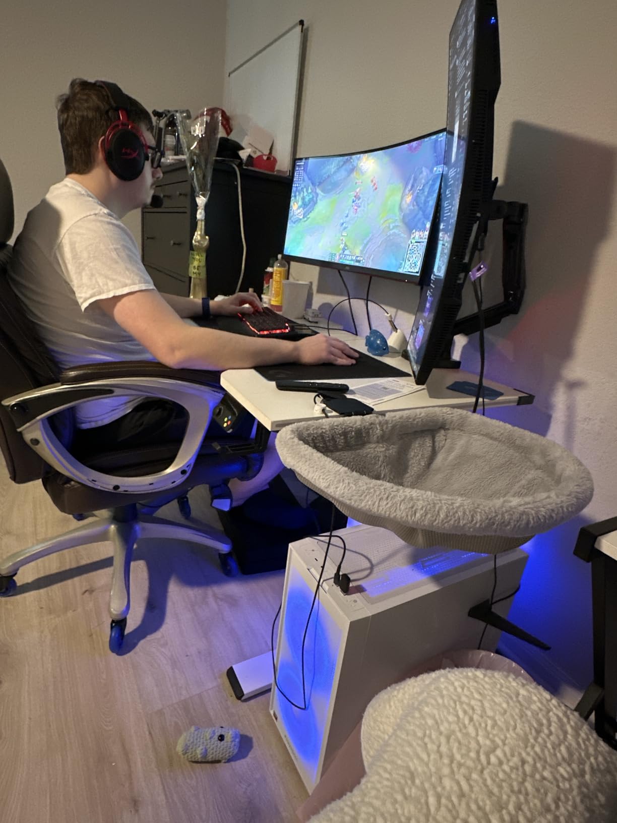 FLEXISPOT E6G CyberX 63 Inch RGB LED Electric Gaming Standing Desk Dual Motor customer photo 1