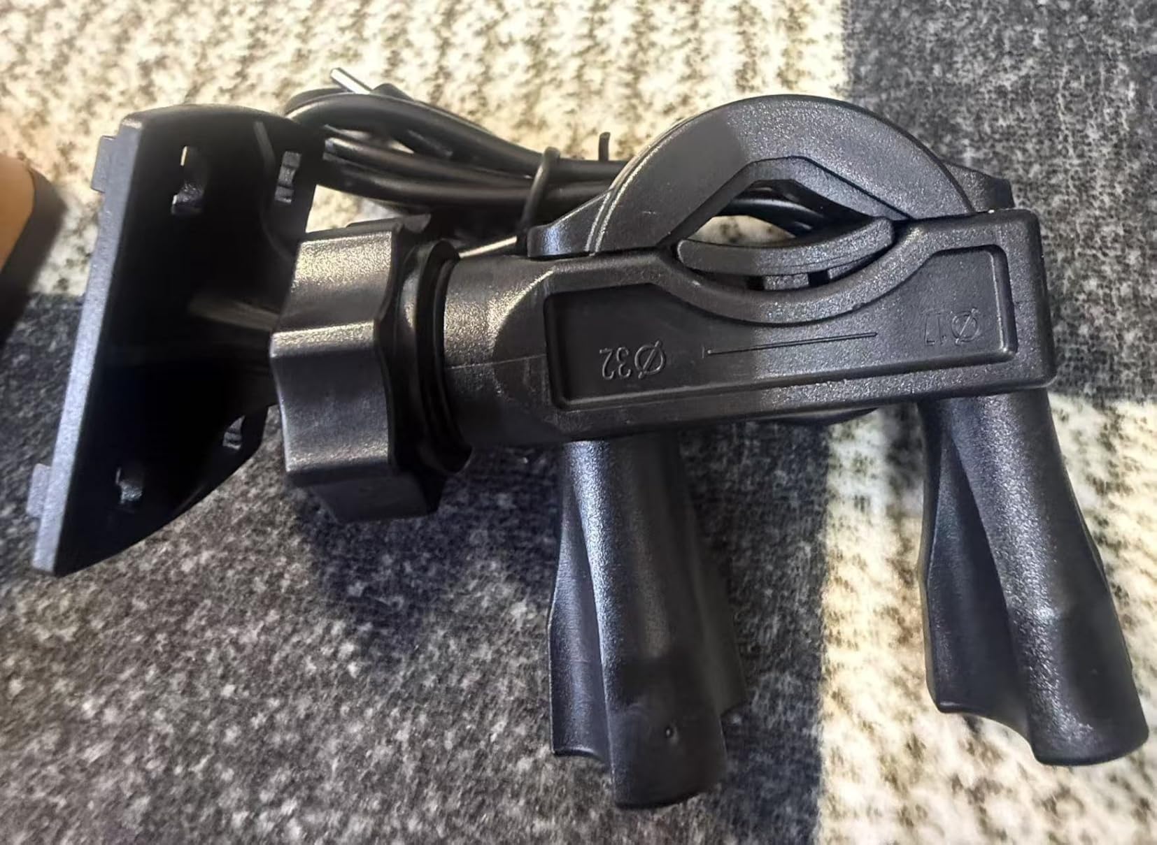 IP68 Waterproof Underwater Fishing Camera with Monitor | All-in-One Portable Fish Finder with Night Vision & Depth Finder | for Ice, Lake, Sea, Kayak, Boat customer photo 1