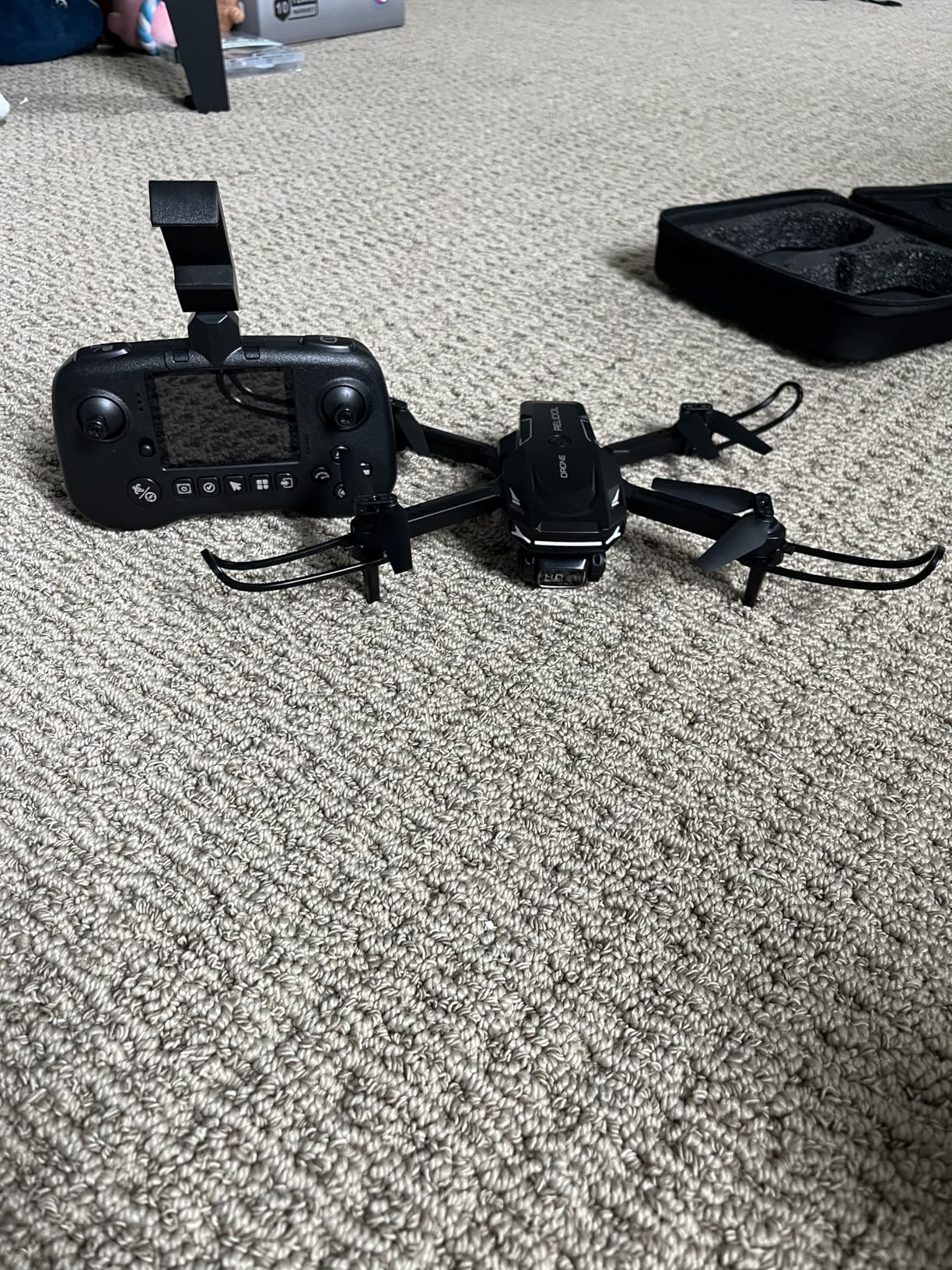 Drone with Camera - Drone with Screen on Controller for Beginners, Foldable Remote Control Quadcopter with Gesture Control, 3D Flip, One Key Start, Emergency Stop, 2 Batteries, Easier to use customer photo 2