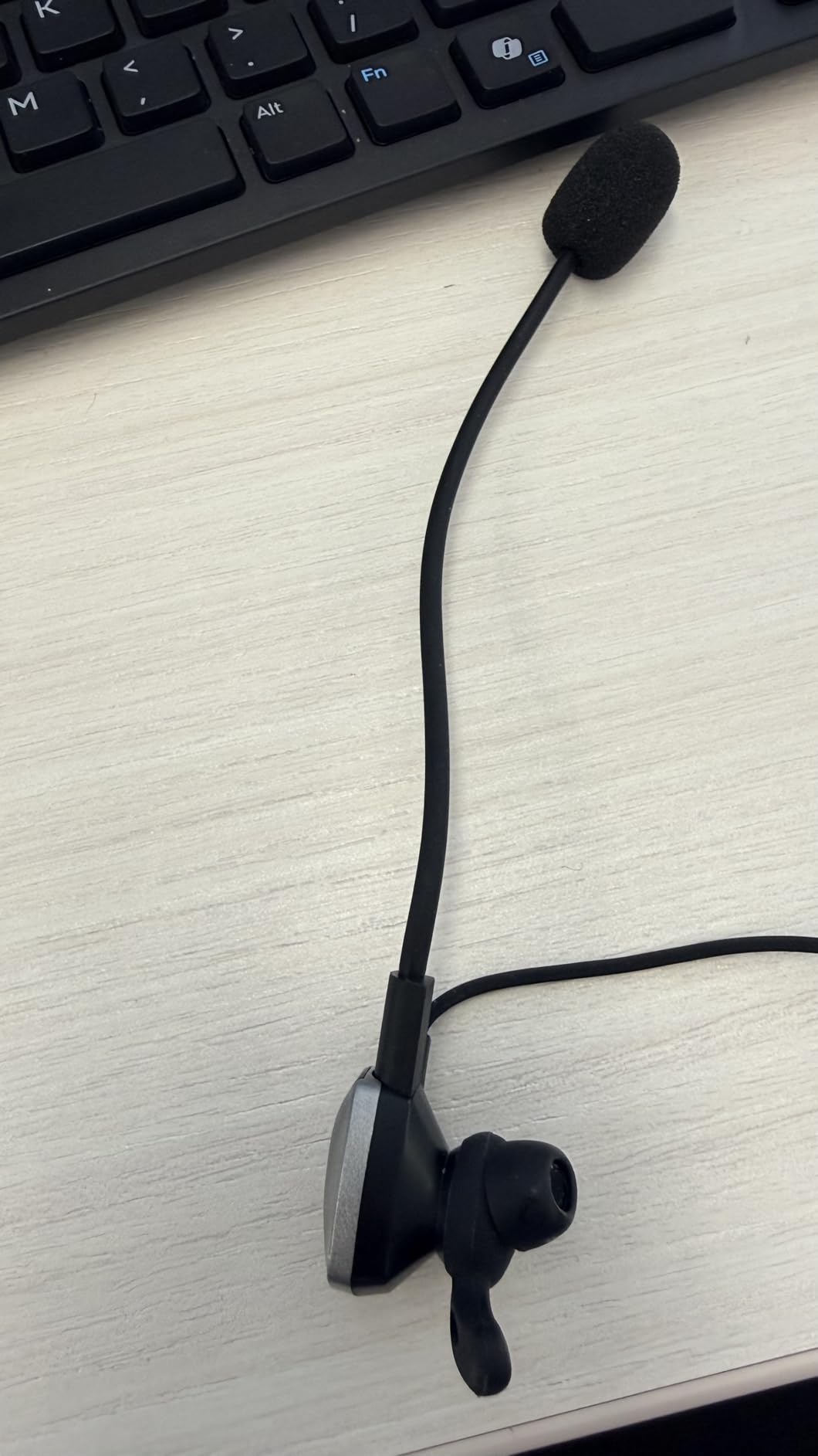 VersionTECH. Wired Gaming Earbuds with Mic, in-Ear Gaming Earphones with Dual Audio Drivers, in-Line Controls, HiFi Noise Cancelling Headphones for PC, Nintendo Switch, Xbox Series X|S, PS5, PS4 customer photo 1