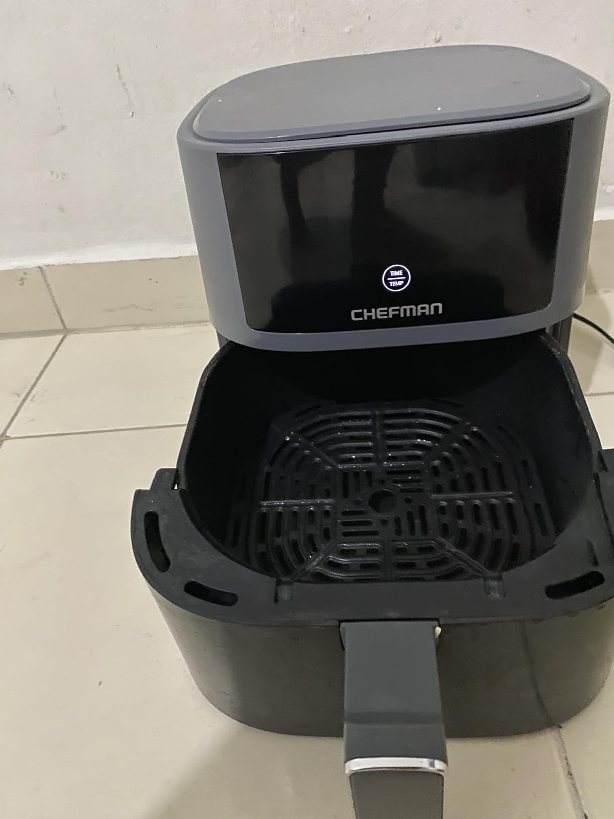 Chefman Dual Air Fryer Oven with DC Motor, 9 Qt. Double Basket Air Fryer with 450°F Max Temp for Meals in Minutes, Bake, Broil, Dehydrate, Reheat for Extra-Crispy Chicken, Fries, and More - Black customer photo 1