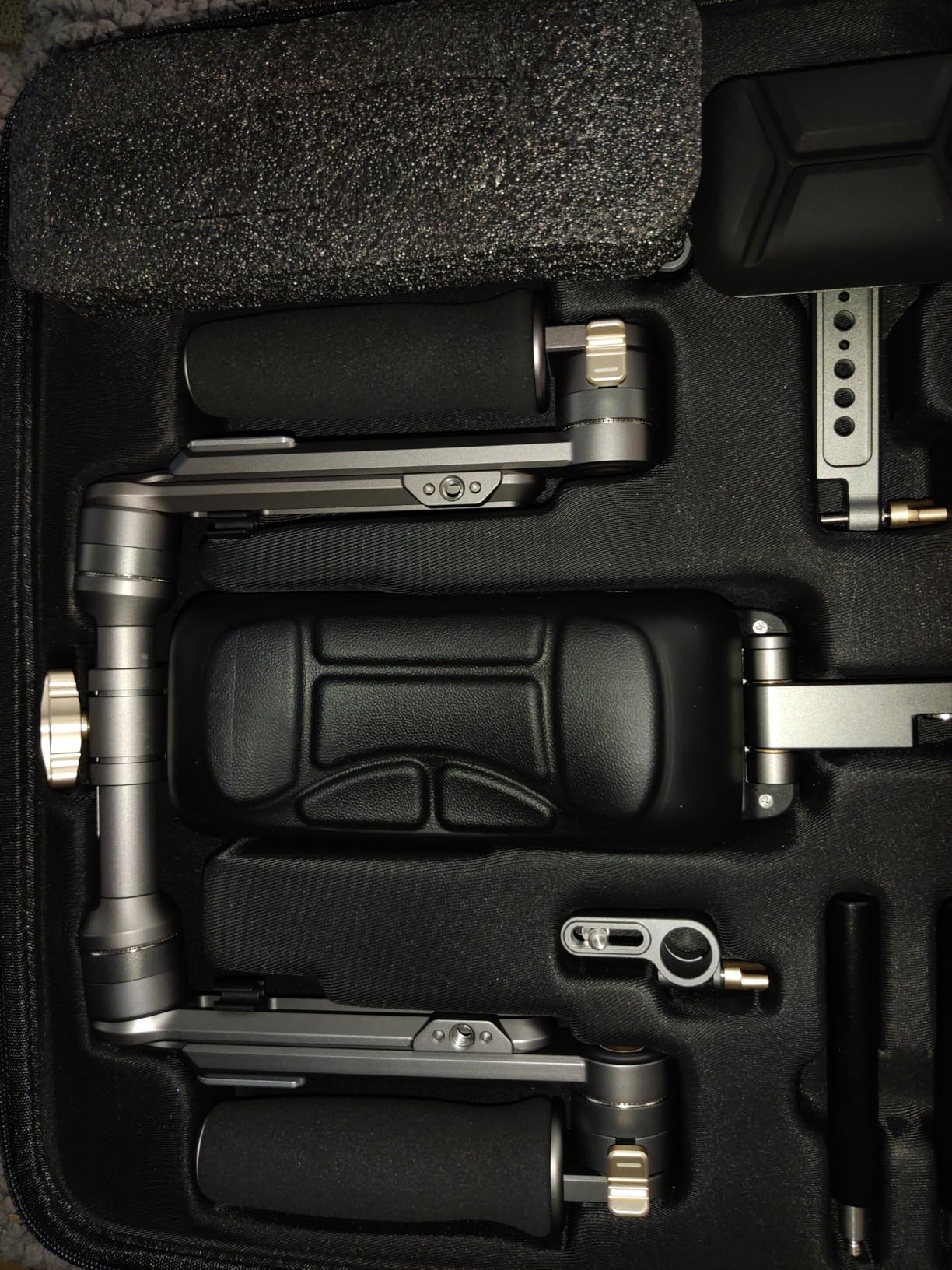 SmallRig Shoulder Rig Kit, One-Touch Quick Release Adjustable for Sony, for Canon, for Nikon Mirrorless Cameras, Camcorders | Camera Support System for Arca-Swiss/MFT Mount & 15mm Rods | SR007 Pro customer photo 1