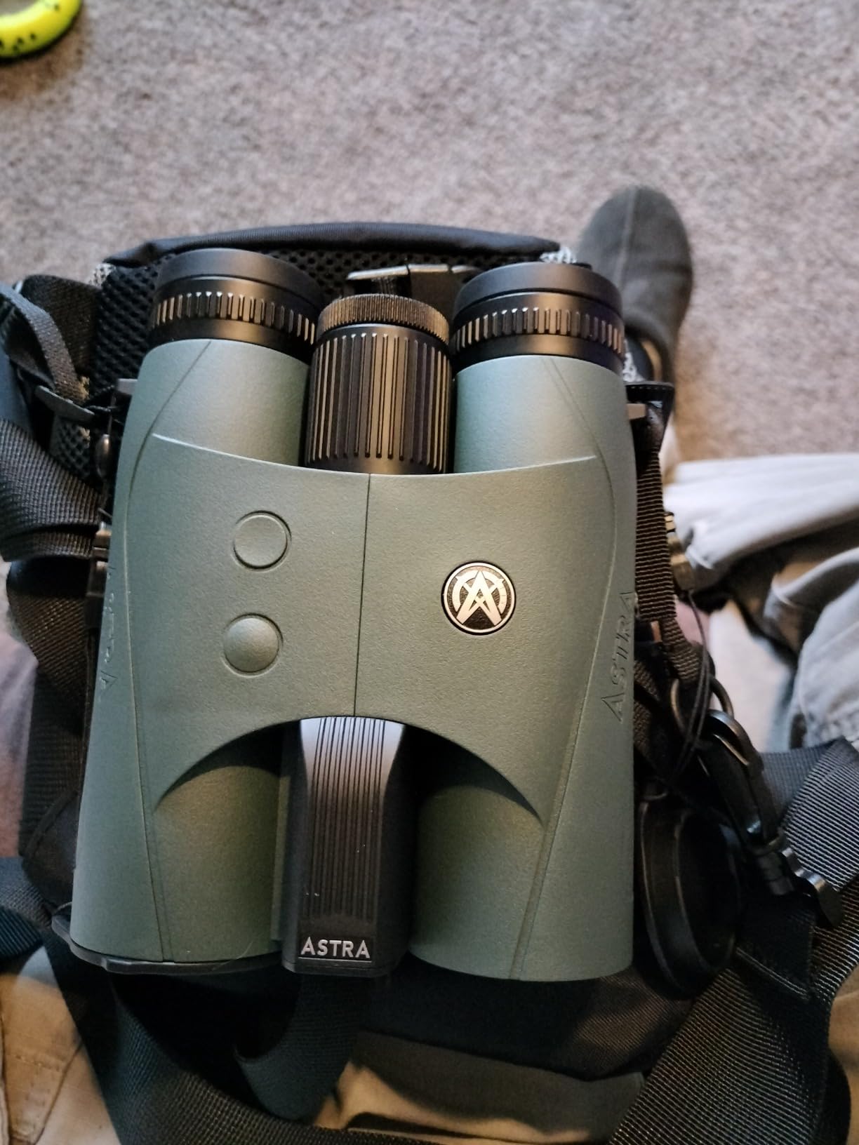 Laser Rangefinder Binoculars 10x42 for Hunting, Shooting & Golf - 1760 or 2600 Yard Range, Built-in Ballistics, HD LCD Display, Fast 0.1s ±1 Yard Accuracy customer photo 2