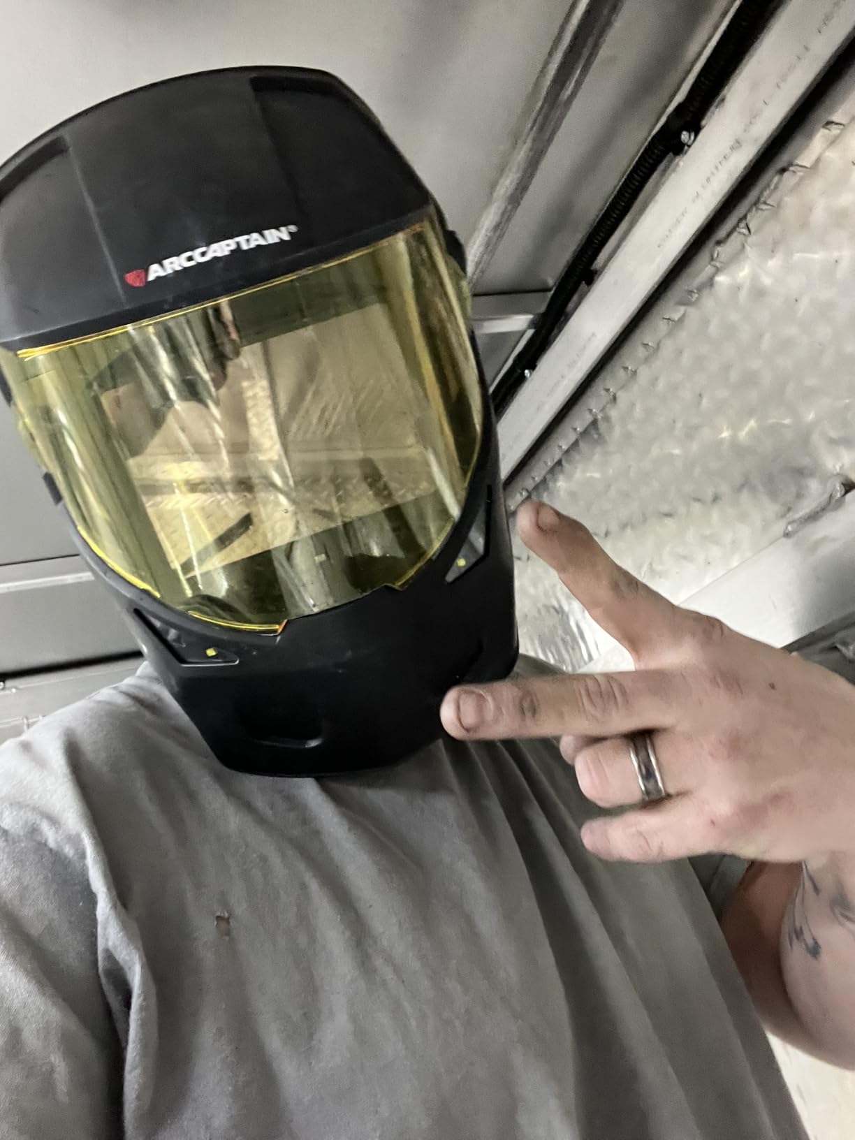 ARCCAPTAIN Intelligent Auto-Shade Welding Helmet, 180° Panoramic Auto-Darkening Hood with Internal Display customer photo 1