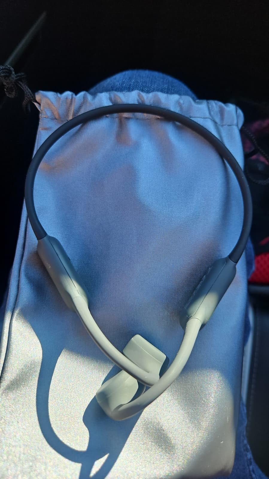 Bone Conduction Headphones IPX8 Waterproof Swimming Headphones Open Ear Headphones with MP3 Mode 32GB Memory 8H Playtime Bluetooth 5.4 Ear Buds Secure Fit for Running and Fitness (Gray) customer photo 2