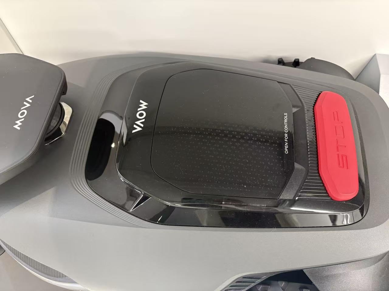 MOVA LiDAX Ultra 1000 Robot Lawn Mower Wire Free for 1/4 Acre, RTK-Free+360° 3D LiDAR+AI Vision Auto Mapping, Zero-Edge Cutting customer photo 1