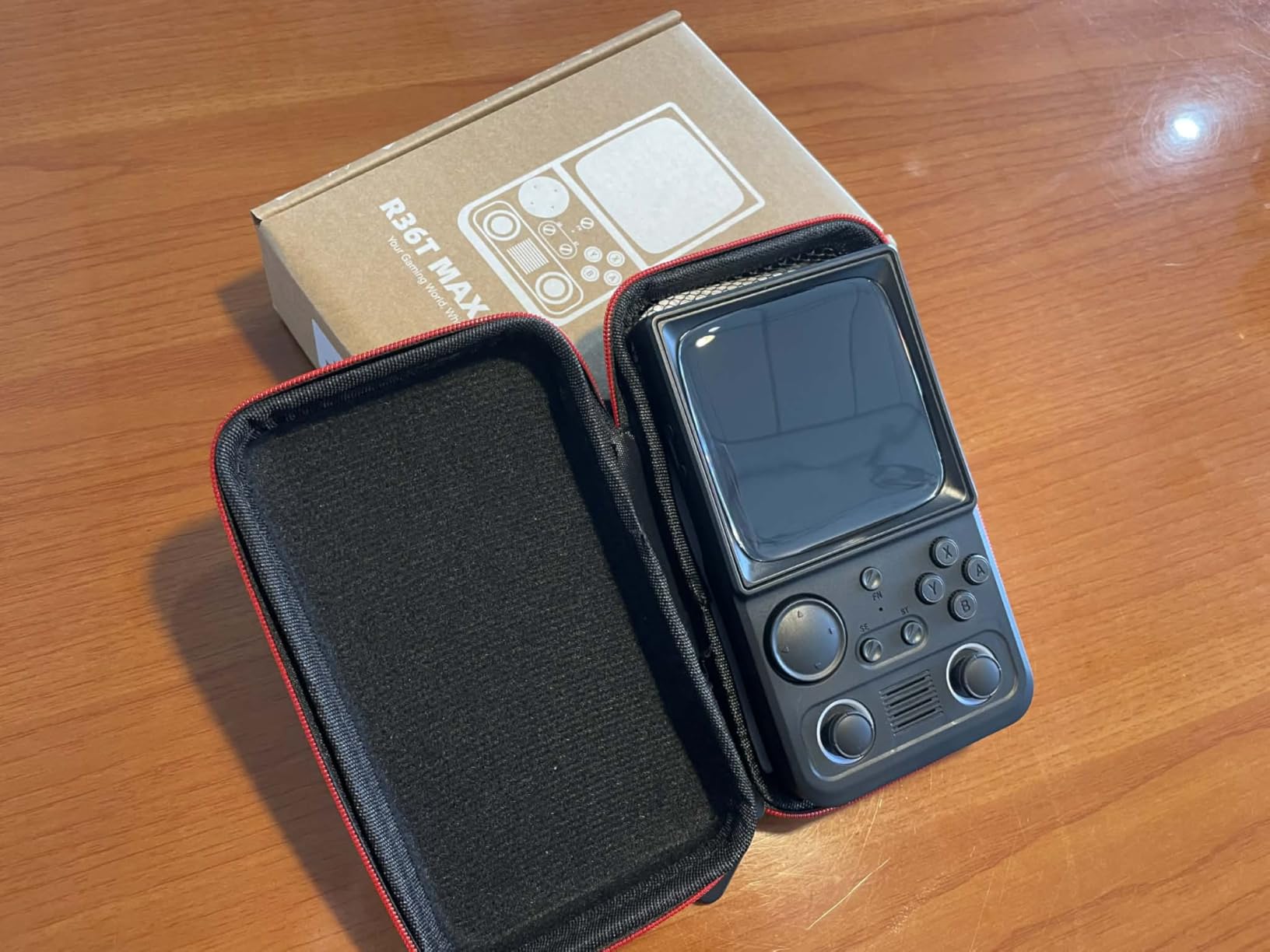 R36TMAX Retro Handheld Game Console, 4.0'' 720x720 IPS Screen, 64GB Supports 18000+ Classic Games, EmuELEC System Supports WiFi Networked Fighting and OTG, 4000mAh, with Portable Case(Black 64GB) customer photo 2