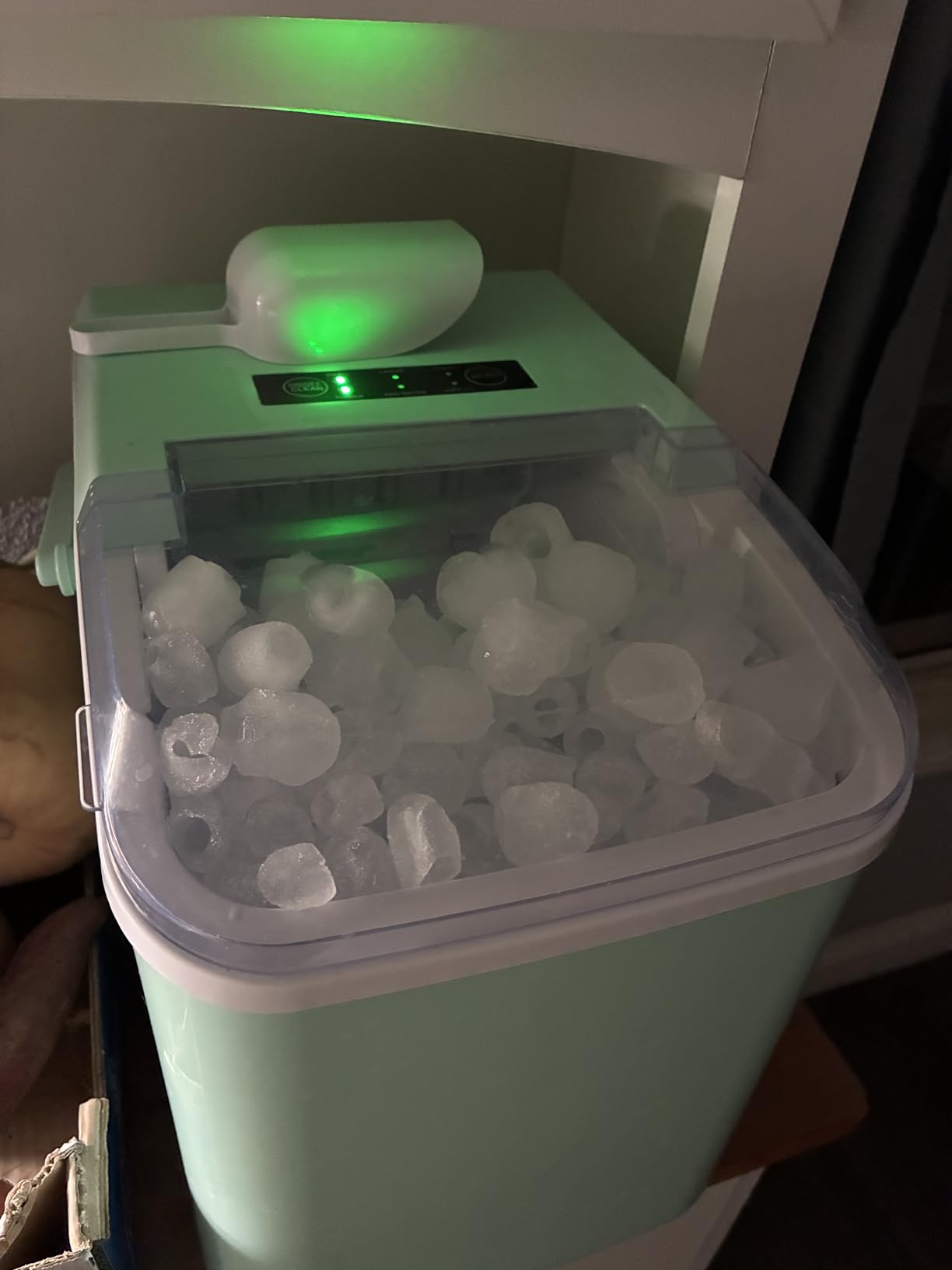 Aeitto Ice Maker Countertop 26lbs/24H, Ice Machine 8 Ice Cubes Ready in 6 Mins, 2 Sizes of Bullet Ice Portable Ice Makers with Basket & Scoop, Auto Self-Cleaning for Home/Kitchen/Office Stainless customer photo 2