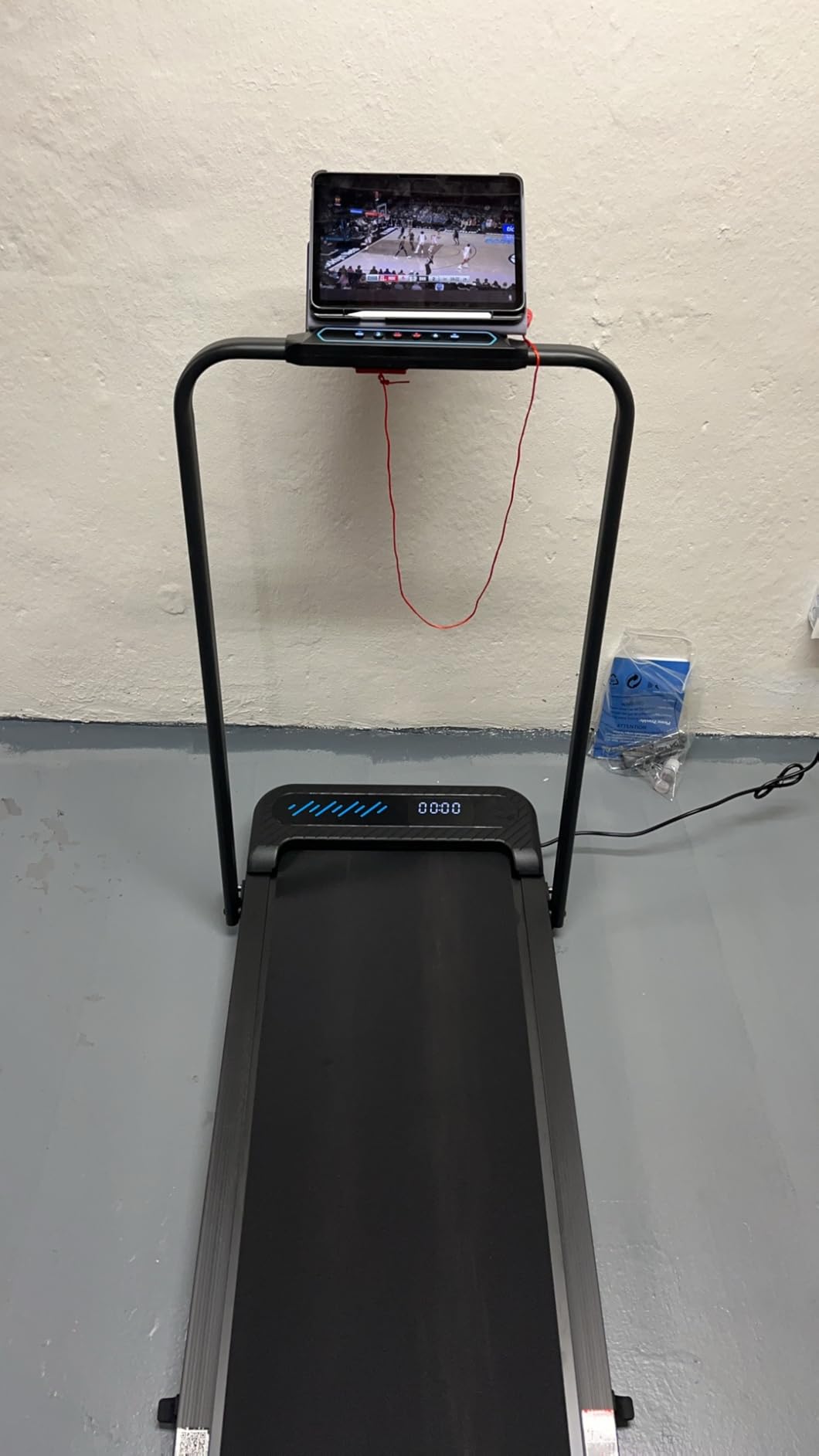 Foldable Treadmill with 10% Incline, 4 in 1 Compact Walking Pad Treadmill with Handle Bar for Home Small Spaces customer photo 2